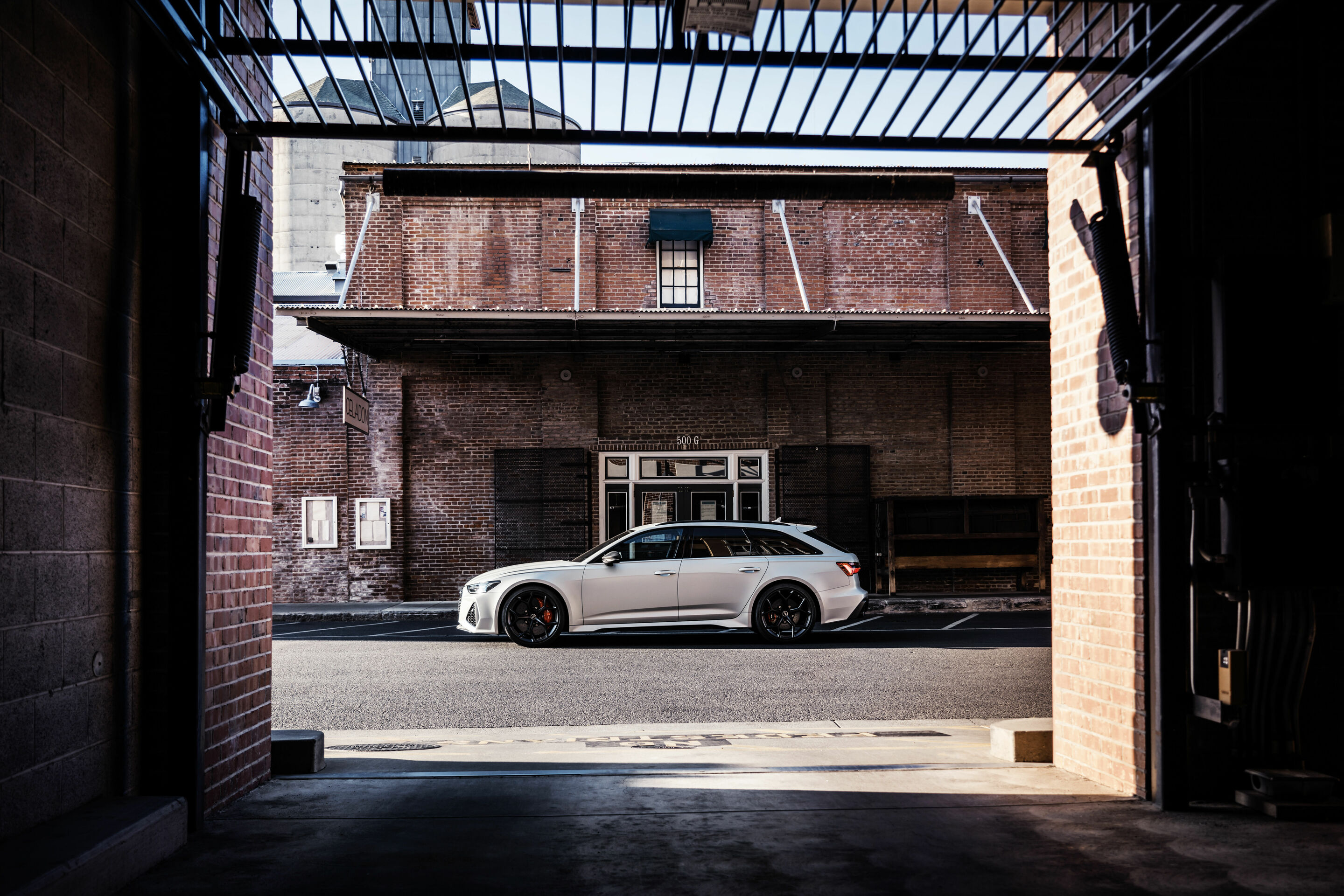 Audi RS 6 Avant performance - Standaufnahme,
Farbe: Tausilber