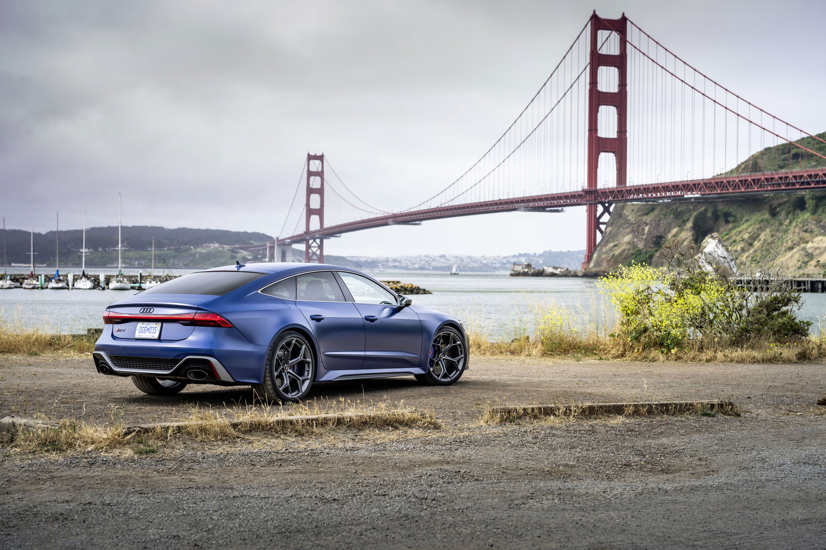 Audi RS 7 Sportback performance (bis 2025) - Standaufnahme,
Farbe: Ascariblau matt.