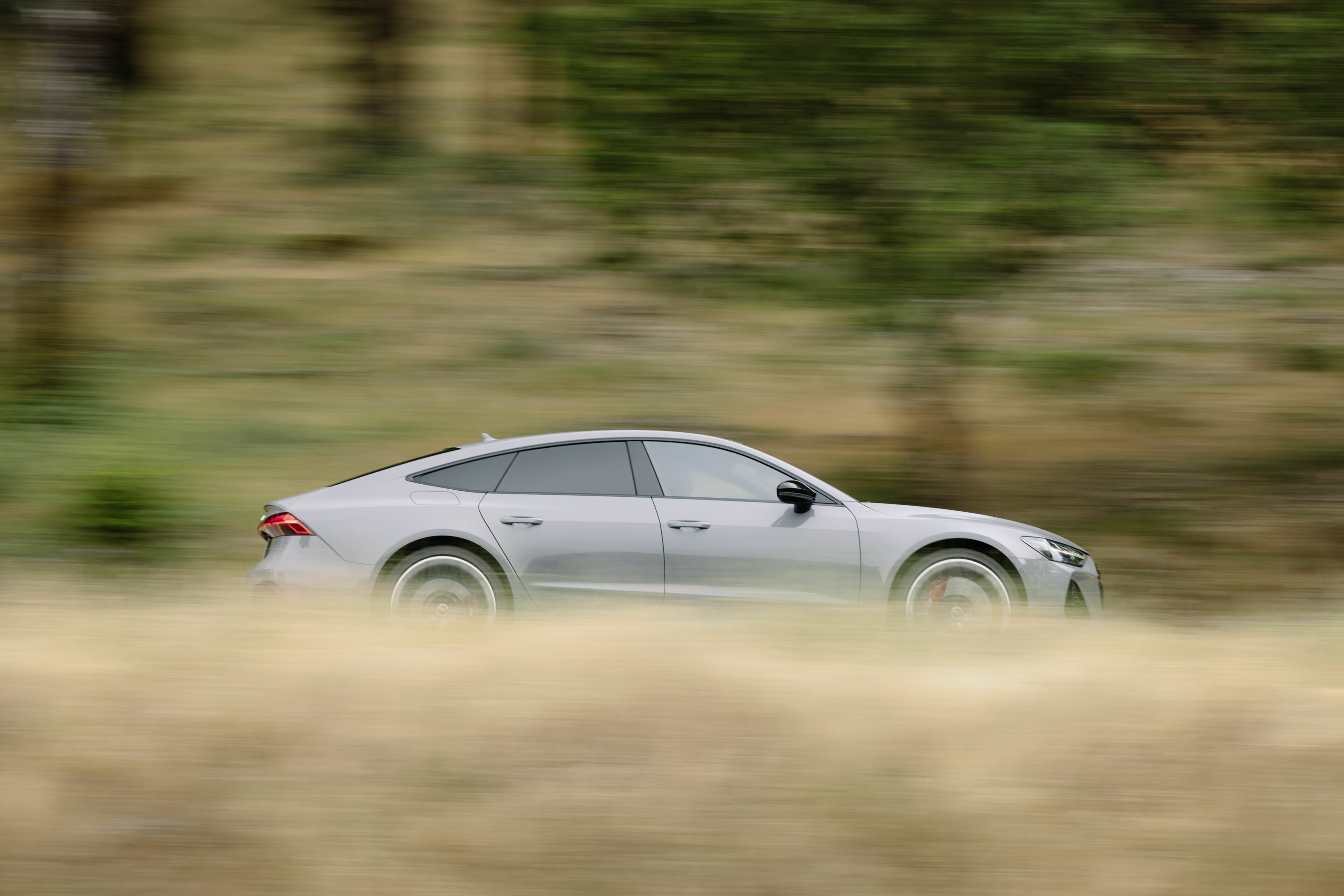 Audi RS 7 Sportback performance - Fahraufnahme,
Farbe: Nardograu