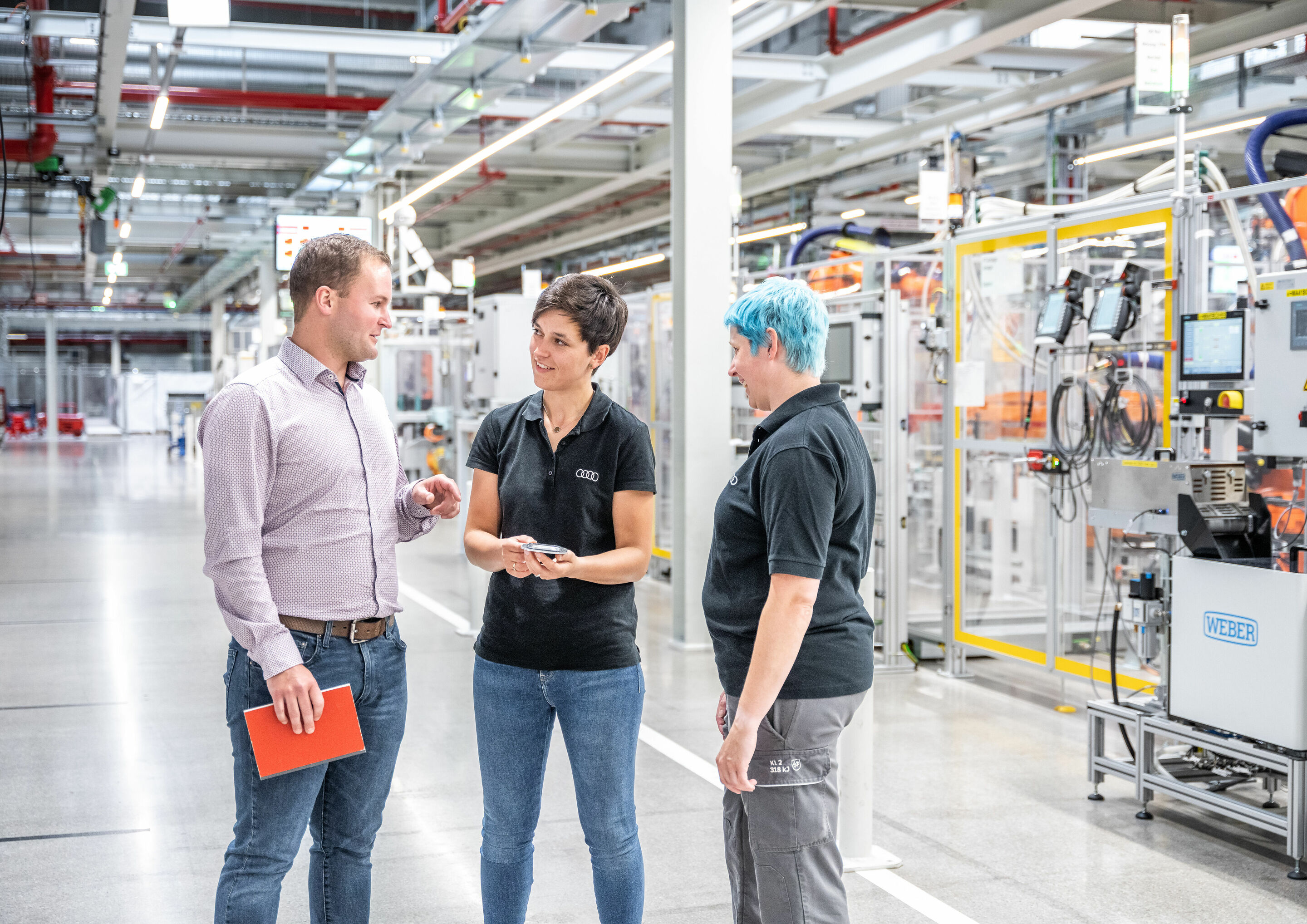 Audi creates 500 new electric mobility jobs at its Ingolstadt location - Team spirit and quality awareness are required in production.