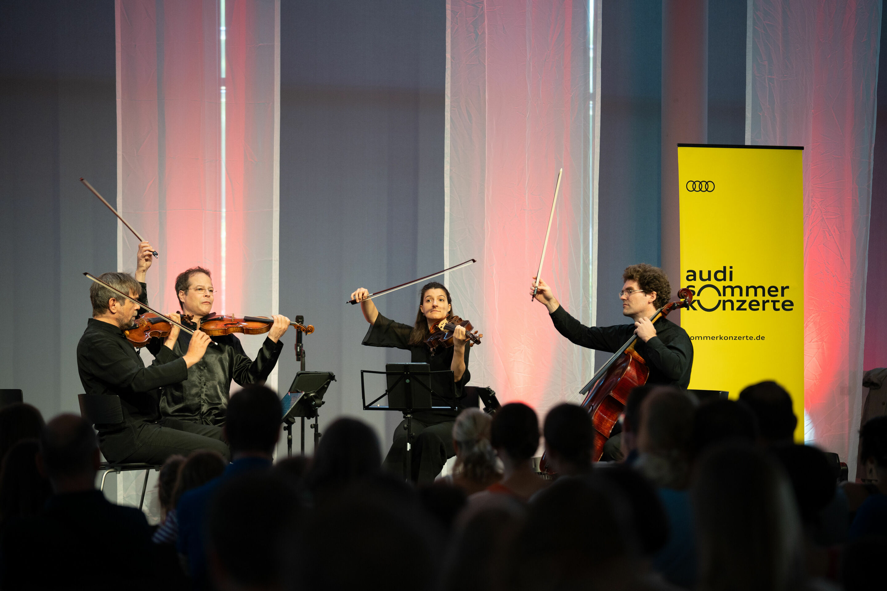 Audi Sommerkonzerte 2023 - Classic with clown - Delian Quartet and Peter Shub