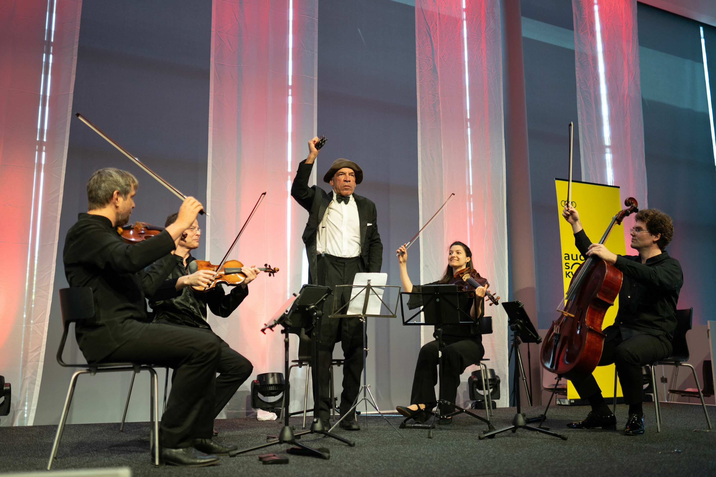 Audi Sommerkonzerte 2023 - Classic with clown - Delian Quartet and Peter Shub