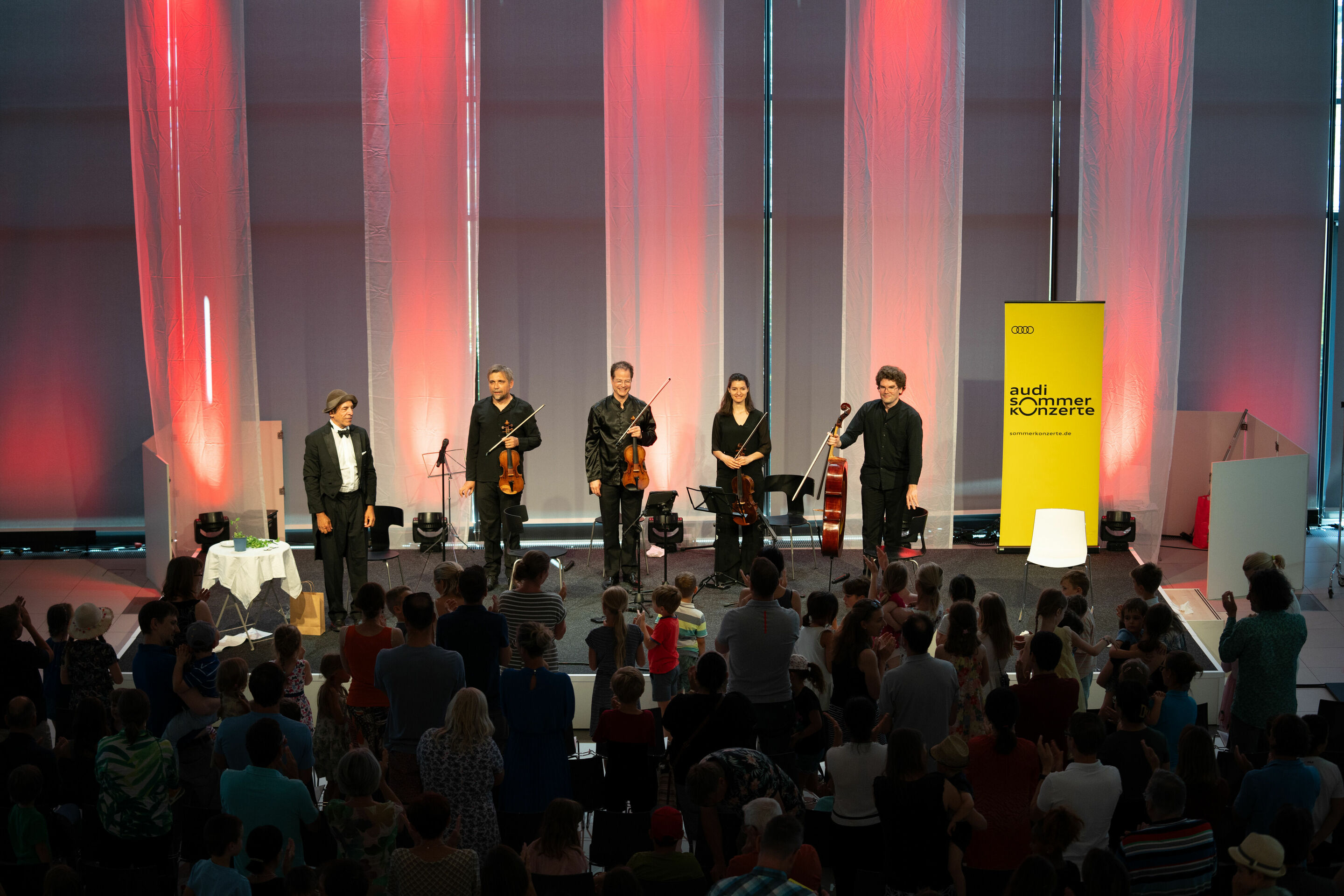 Audi Sommerkonzerte 2023 - Classic with clown - Delian Quartet and Peter Shub