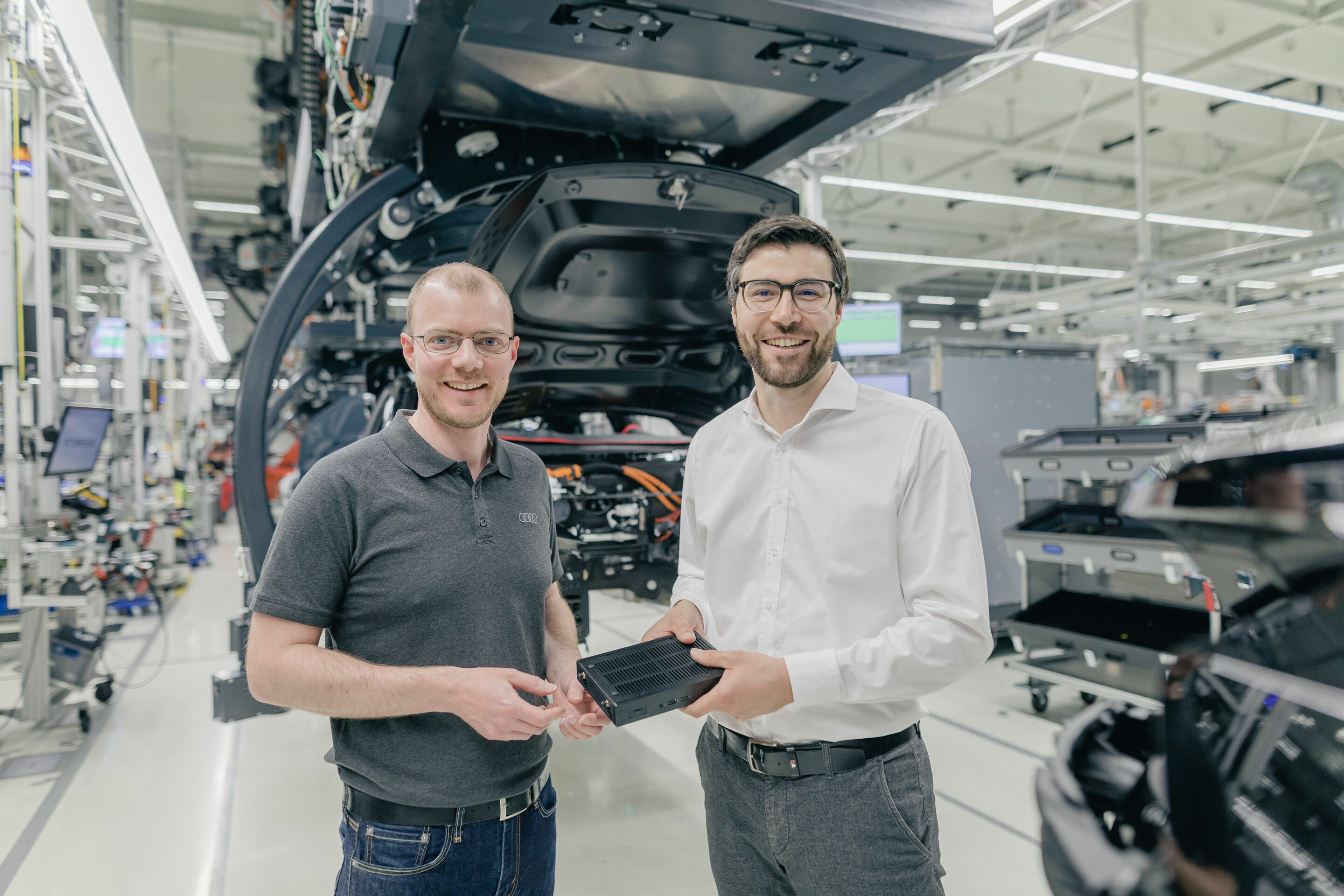Edge Cloud 4 Production - “Our motto is software, not hardware”: Sven Müller and Philip Saalmann, Head and Co-head of the Edge Cloud 4 Production project team.
