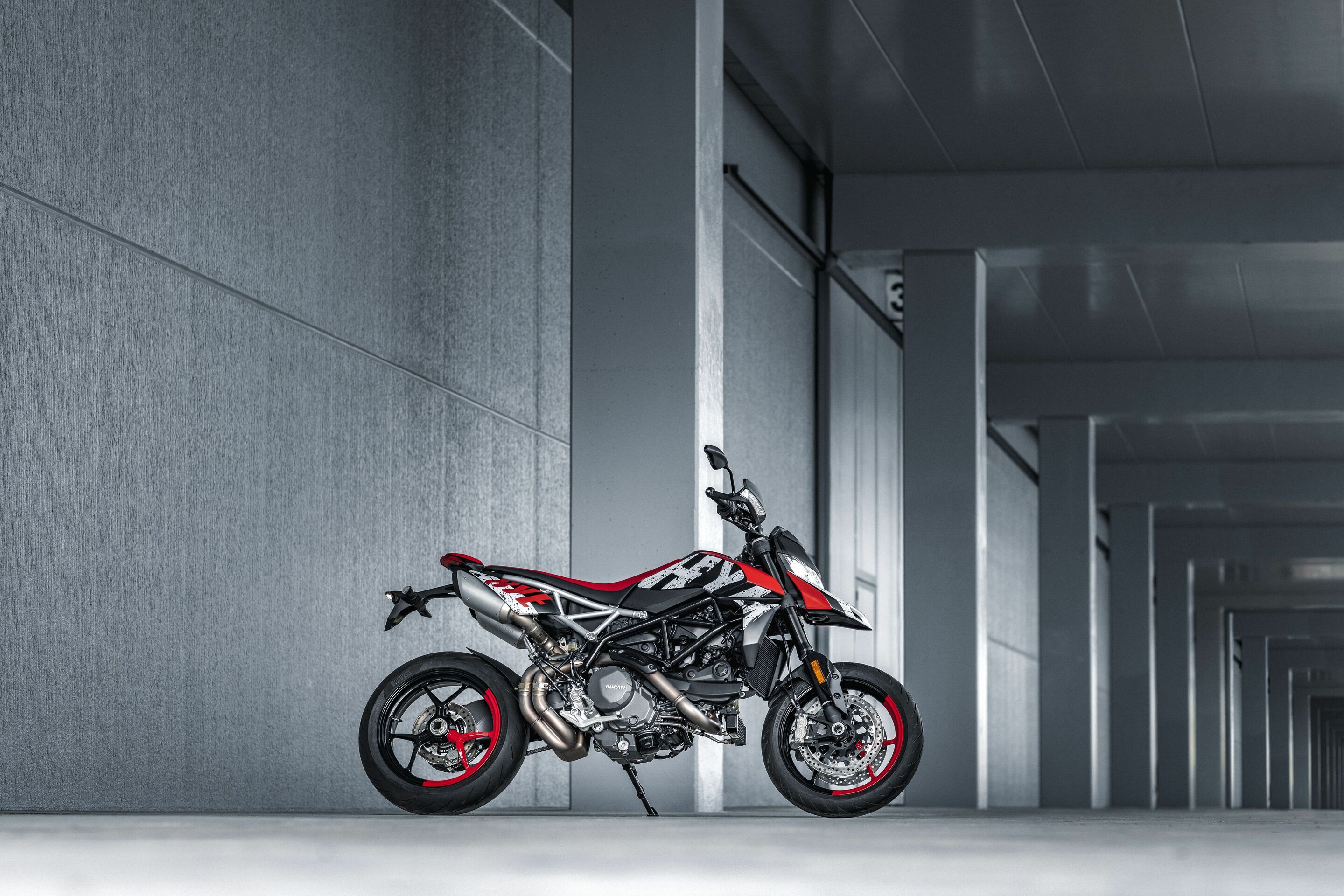 Ducati Motor Holding S.p.A. - Ducati Hypermotard RVE