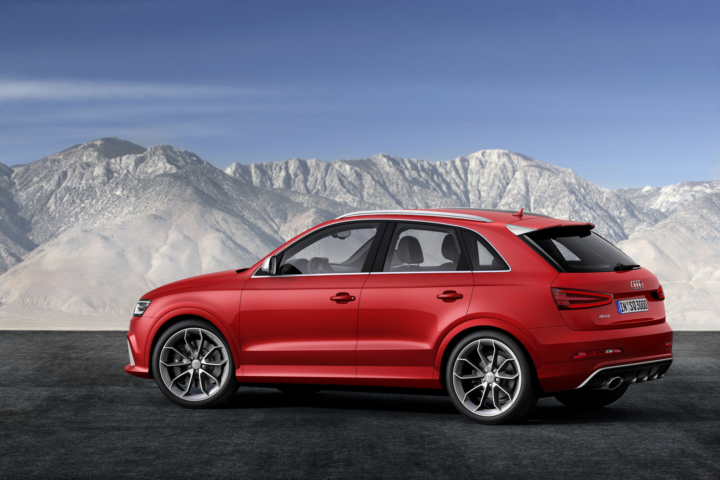 Audi RS Q3 - Standaufnahme 

Farbe: Misanorot Perleffekt