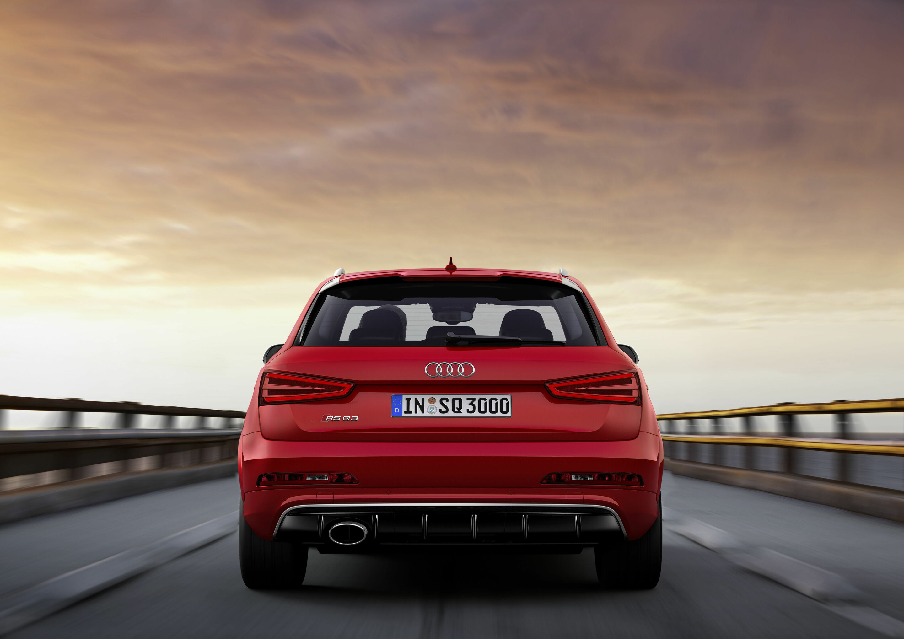 Audi RS Q3 - Fahraufnahme

Farbe: Misanorot Perleffekt