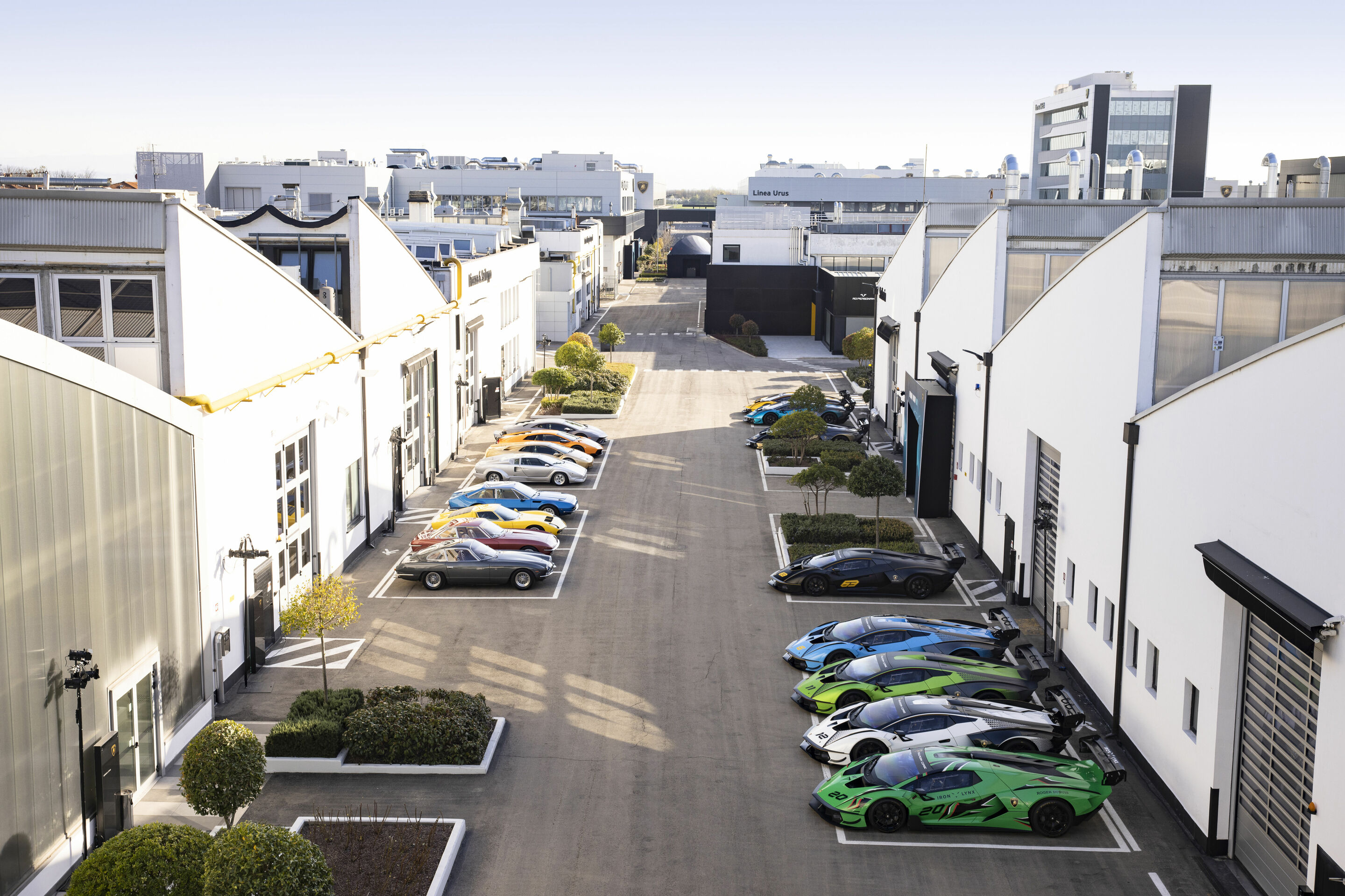 Urus and Huracán lead Automobili Lamborghini’s record results in the first half of 2023 - Parking Area Headquarter Lamborghini