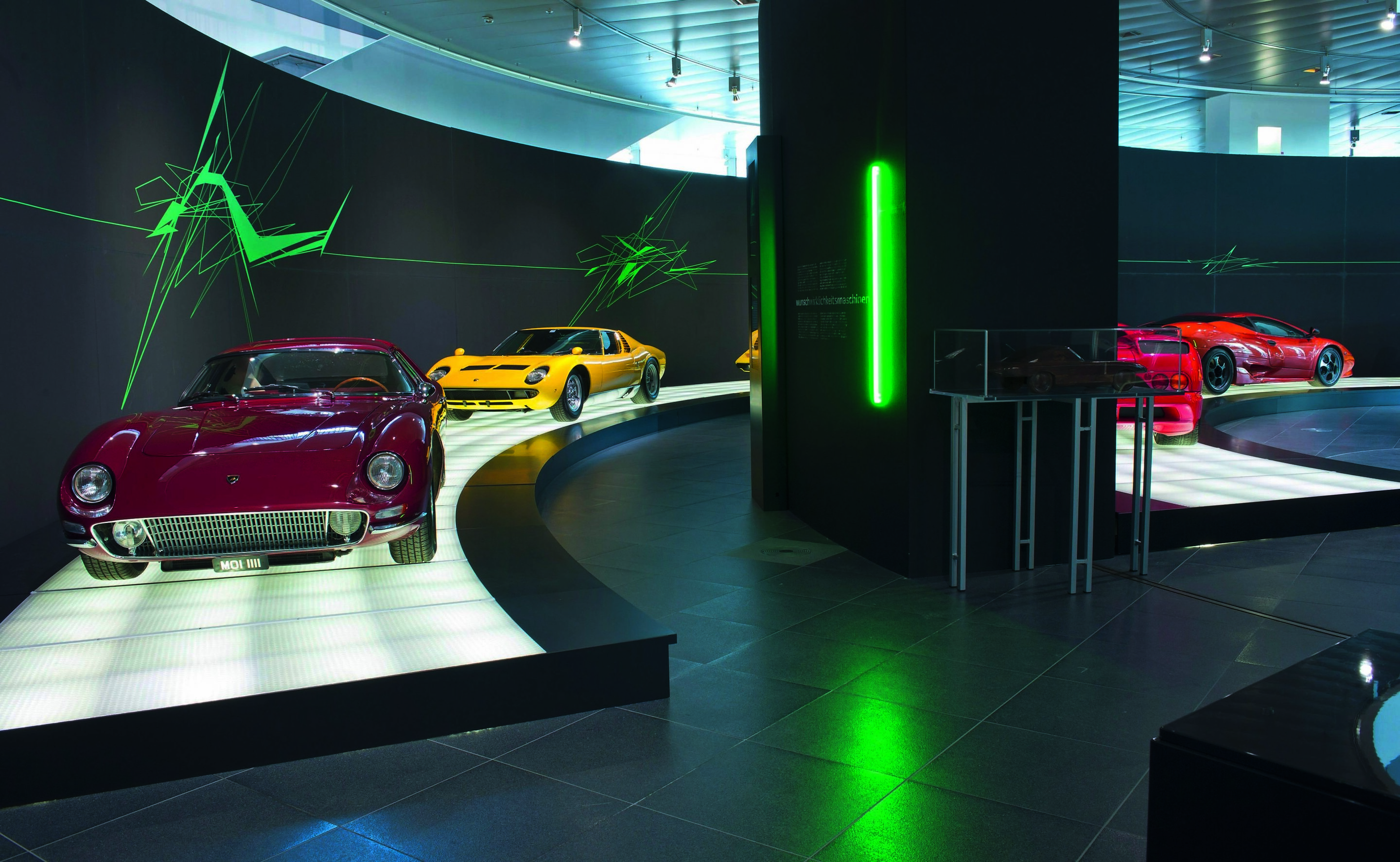 Wo Männerträume wahr werden - Wunschwirklichkeitsmaschinen Ausstellung Audi museum mobile