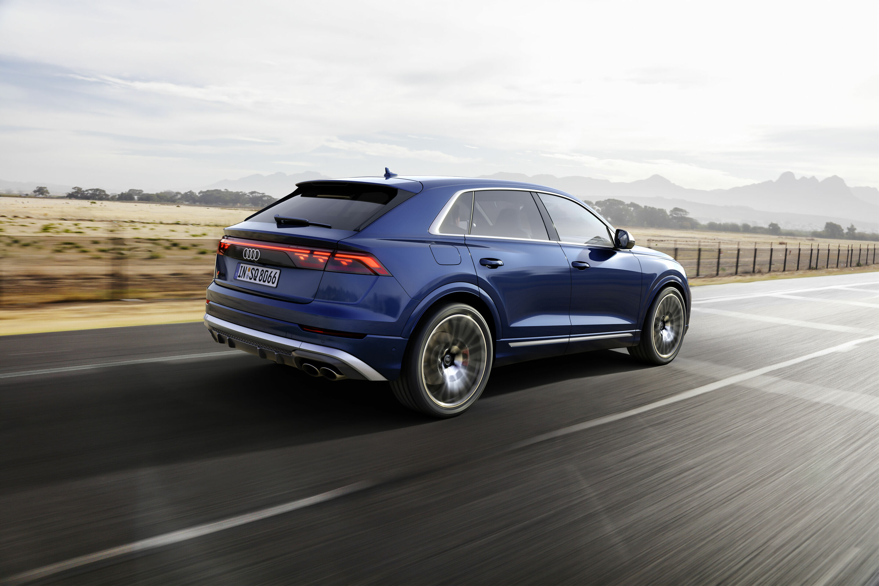 Audi SQ8 TFSI - Dynamic photo,
Colour: Waitomo blue