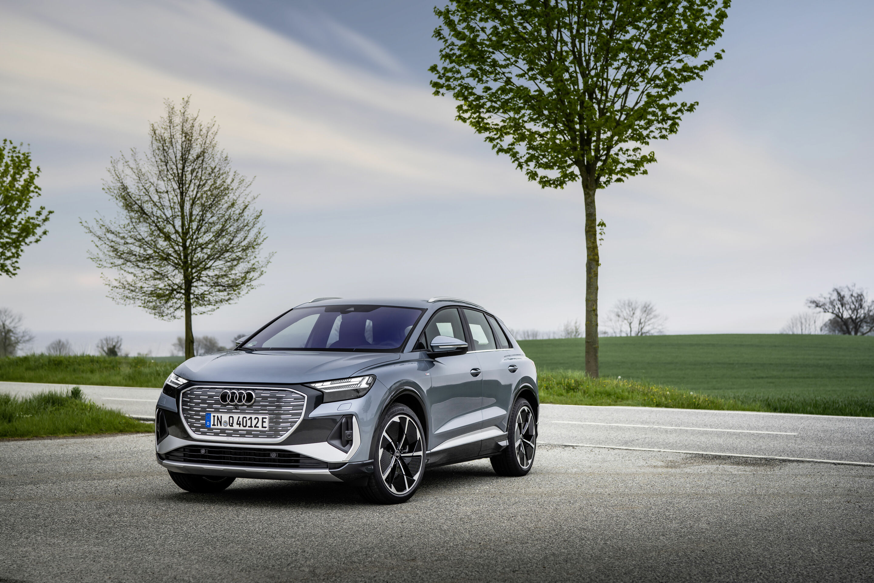 Audi Q4 e-tron - Standaufnahme, 
Farbe: Geysirblau
