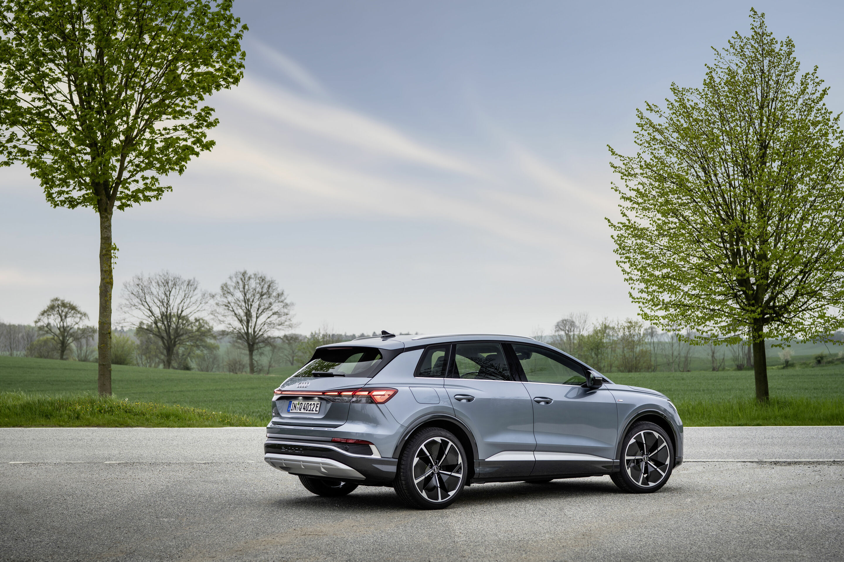 Audi Q4 e-tron - Standaufnahme,
Farbe: Geysirblau