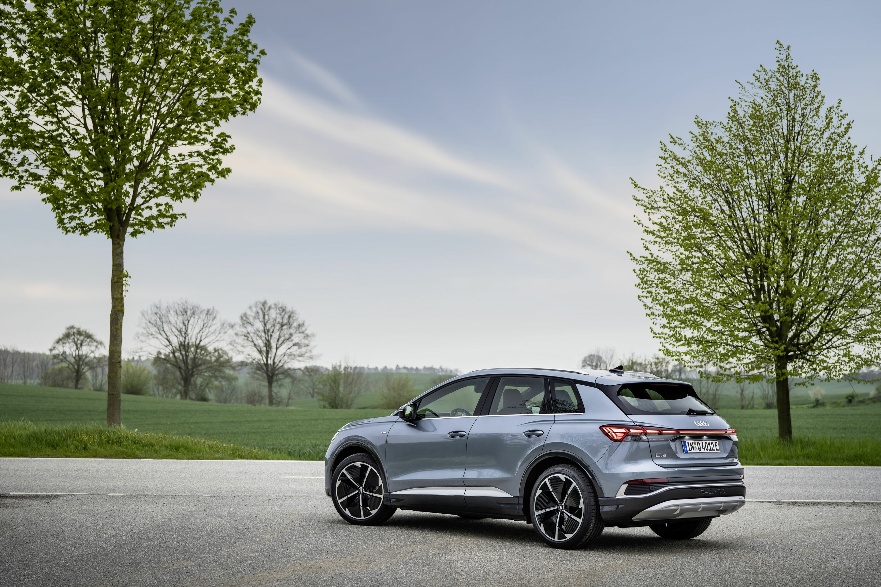 Audi Q4 e-tron - Standaufnahme, 
Farbe: Geysirblau