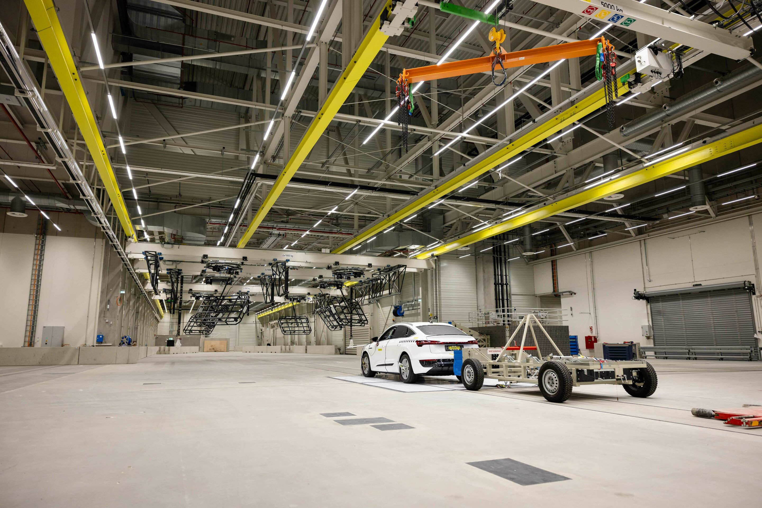 Audi opens new Vehicle Safety Center - The crash arena at the Vehicle Safety Center is a pillar-free space of 50 by 50 meters.