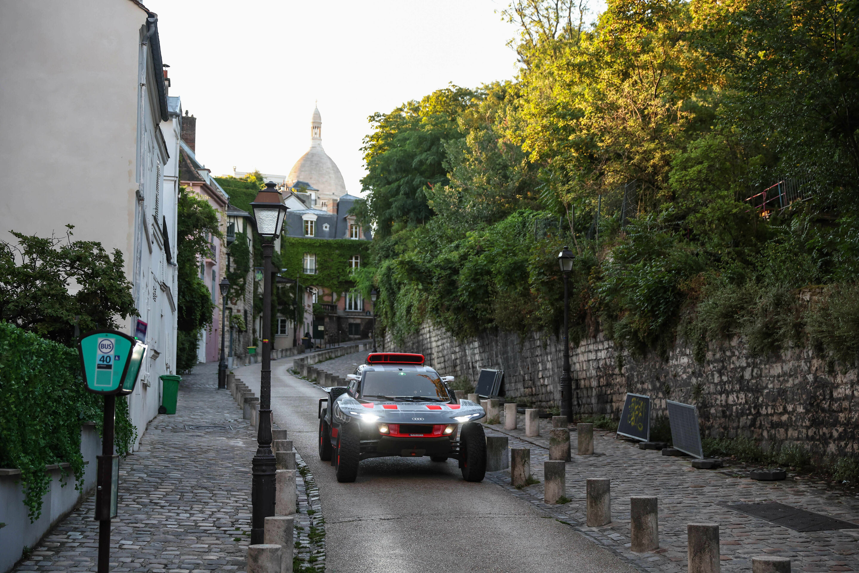 #DakarCityTour 2023: Paris - Audi RS Q e-tron (Team Audi Sport), Stéphane Peterhansel/Edouard Boulanger