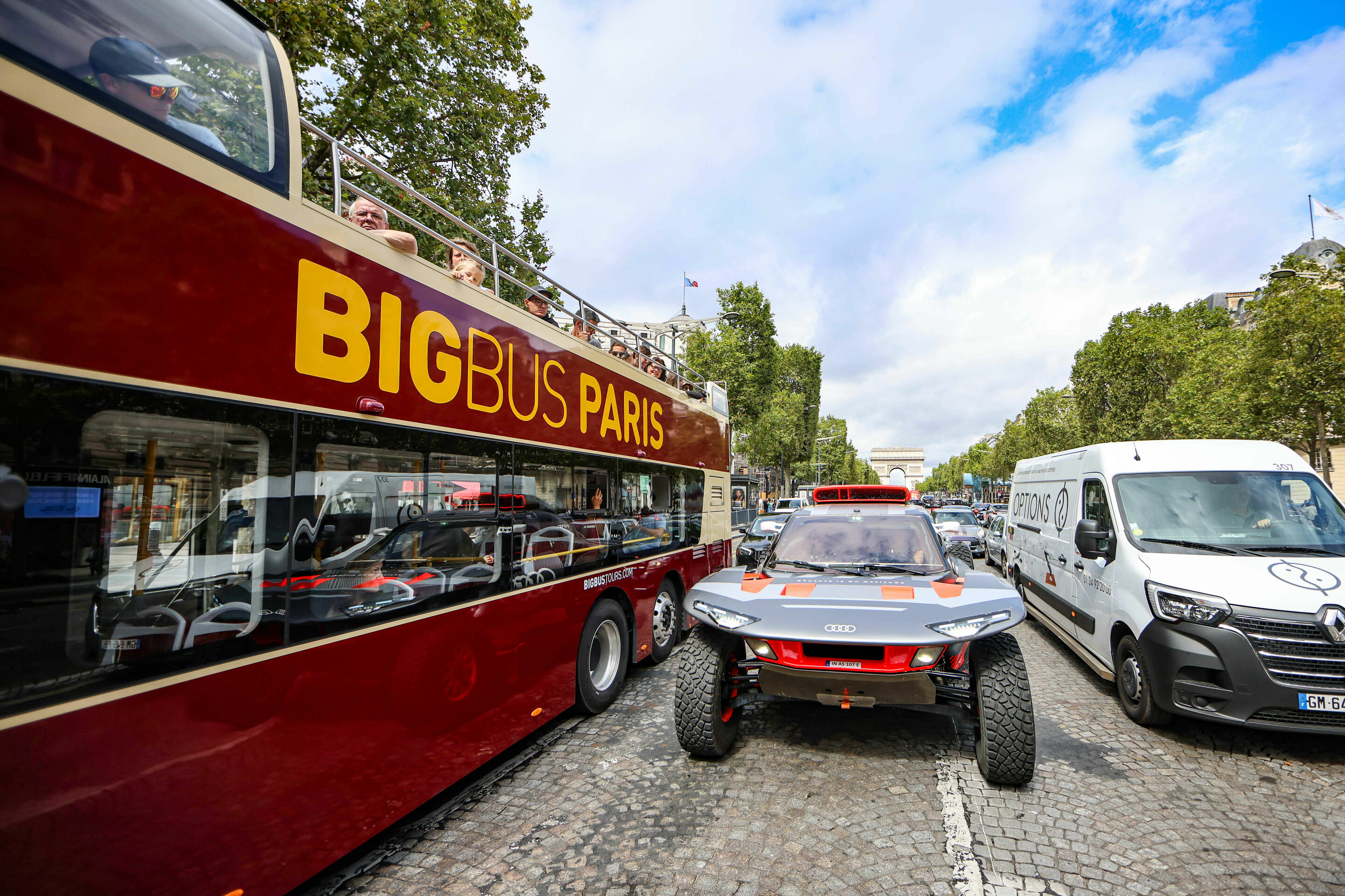 #DakarCityTour 2023: Paris - Audi RS Q e-tron (Team Audi Sport), Stéphane Peterhansel/Edouard Boulanger