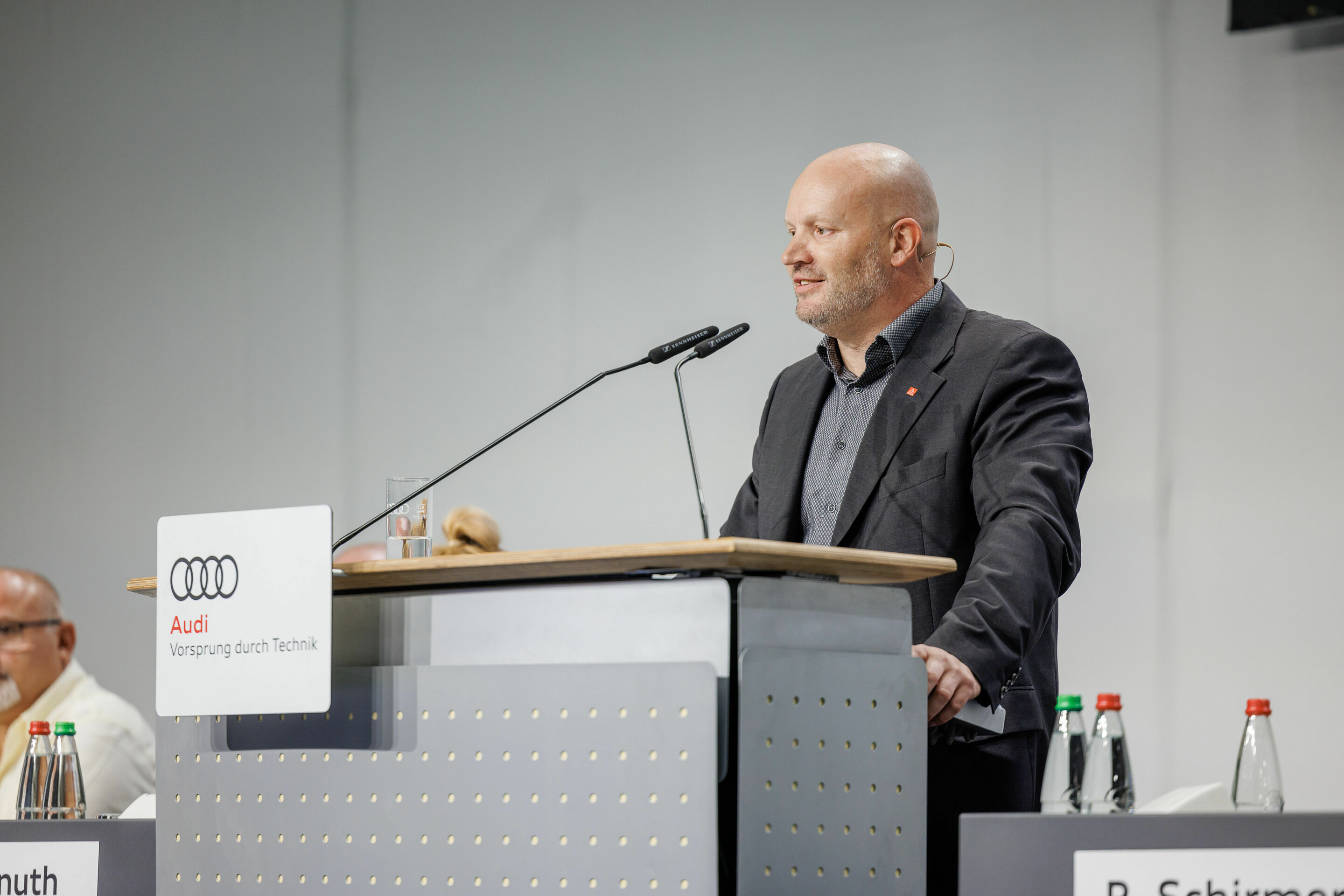 Betriebsversammlung Neckarsulm - Gesamtbetriebsrat Jens Stammler forderte auf der Betriebsversammlung einen stärkeren Fokus auf Digitalisierung.