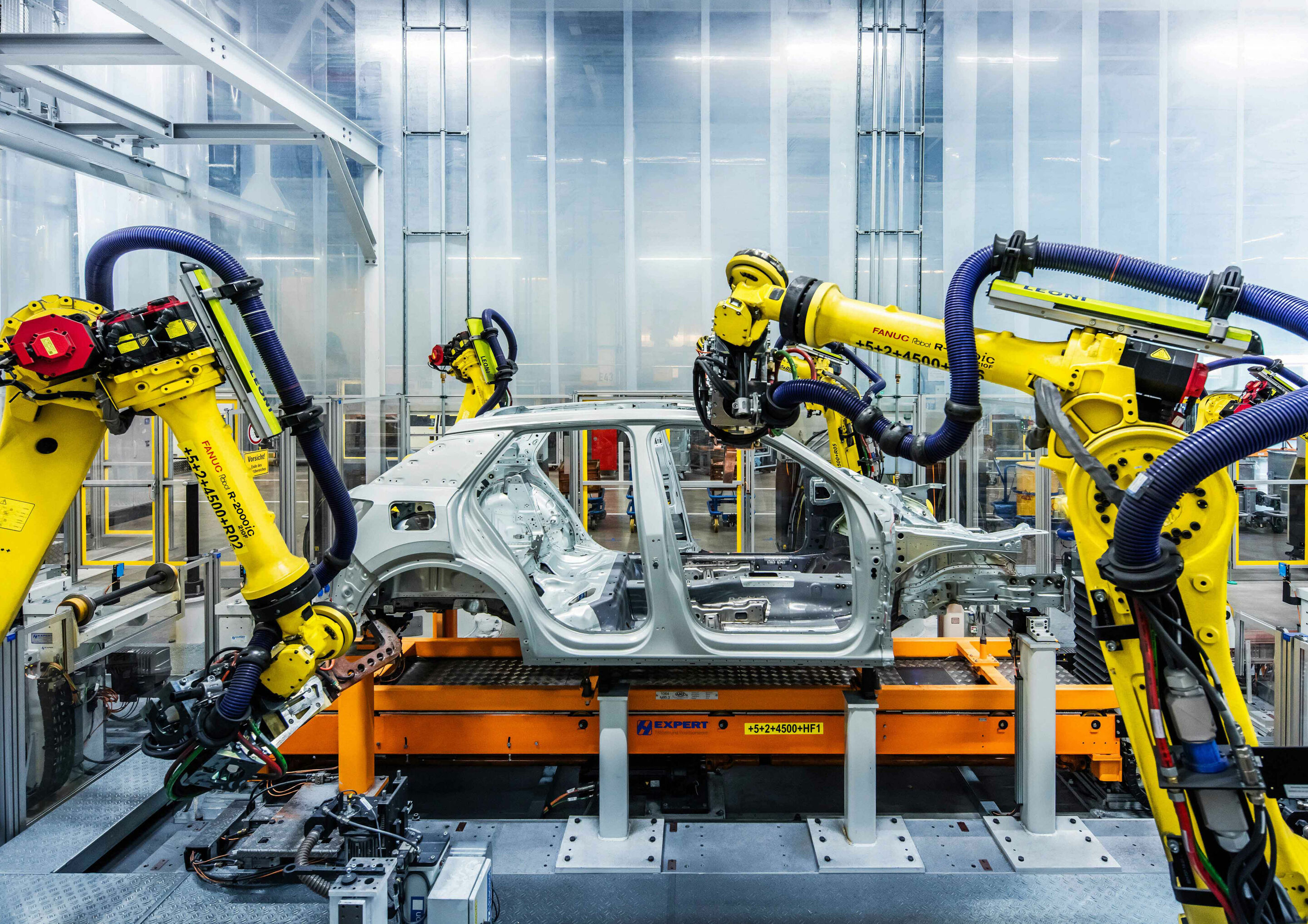 Factory, History & Taste: Erlebnisführung mit anschließendem Brunch - Bei der Erlebnisführung „Factory, History & Taste“ erleben Teilnehmende unter anderem die Roboter der hocheffizienten Audi Produktion.