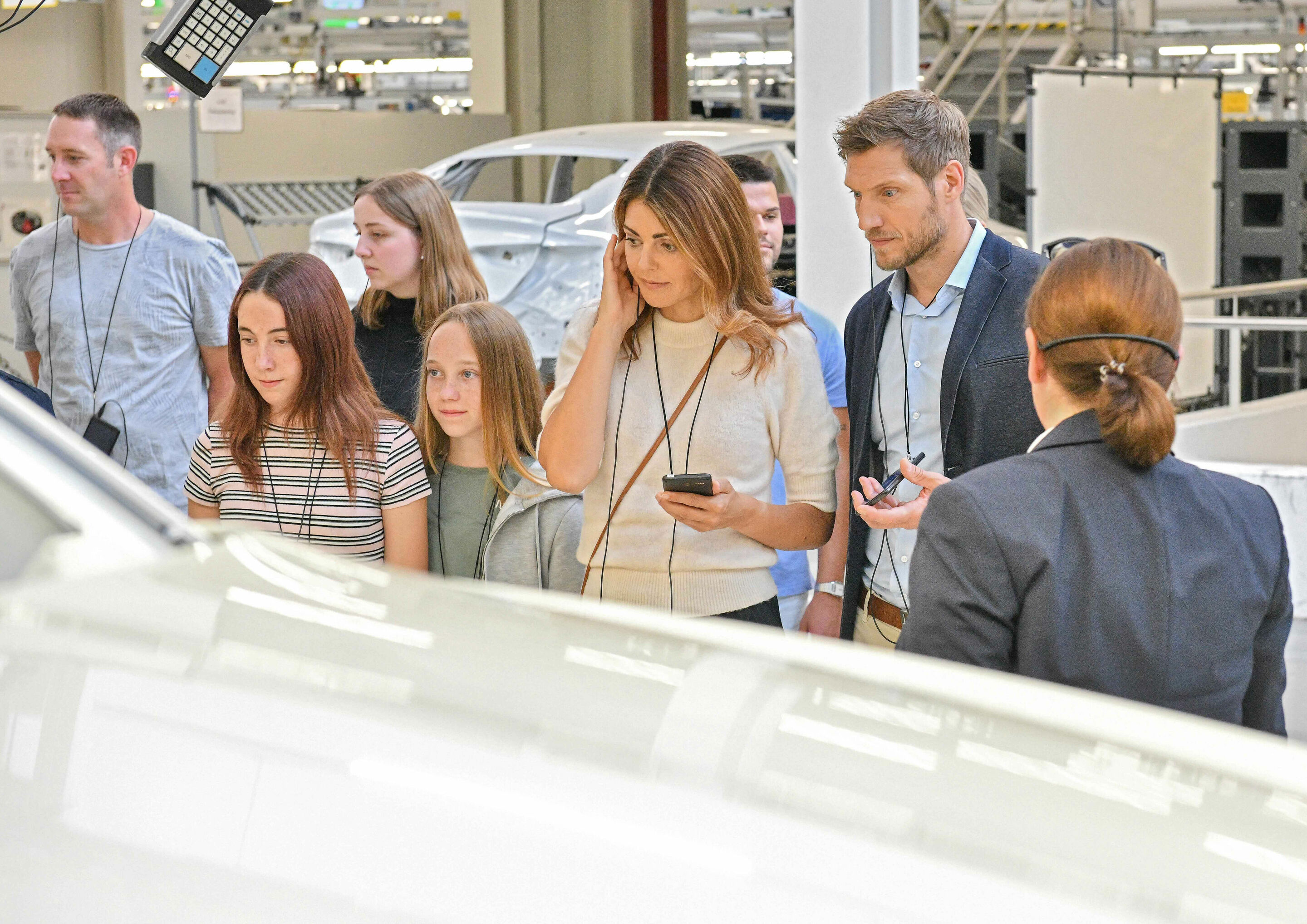 Family-Tour durch die Montage - Die Family-Tour führt Teilnehmende durch die Montage von Audi am Standort Ingolstadt.