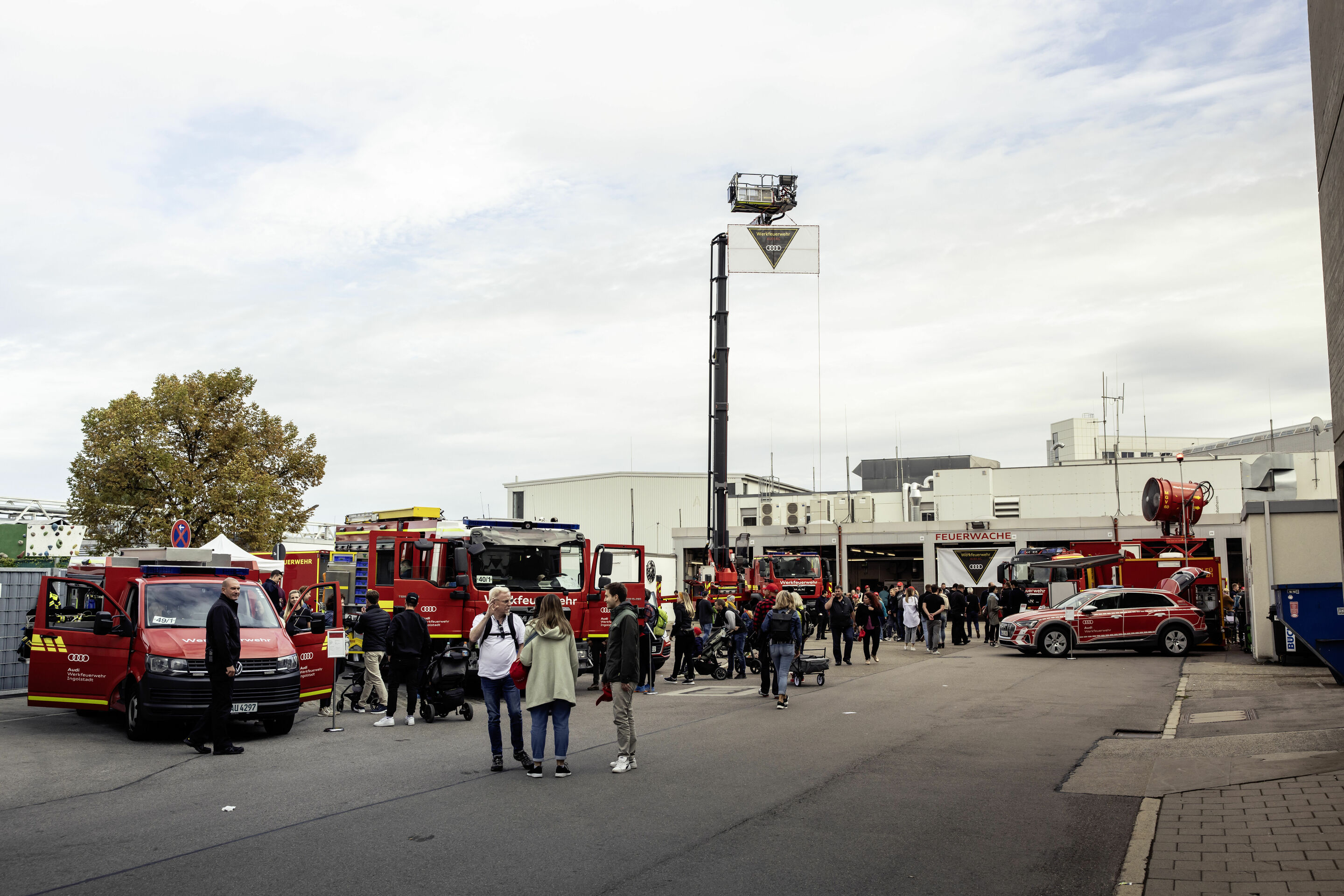 Audi celebrates Family Festival - Audi Familien-Festival am 7. Oktober 2023 in Ingolstadt: bei der Werkfeuerwehr