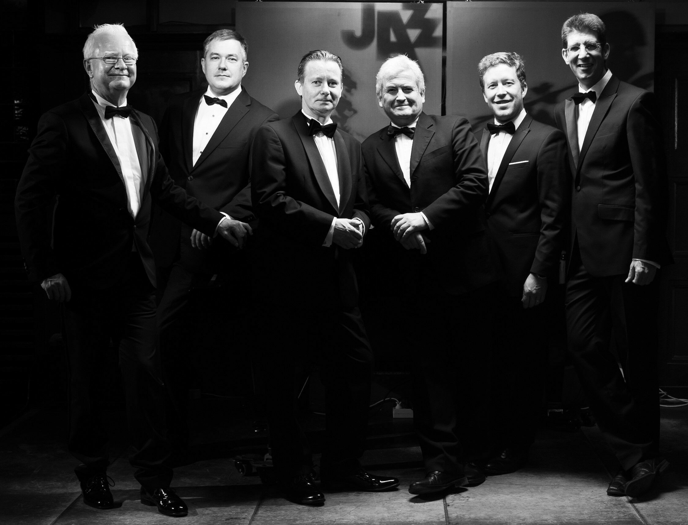 Unvergessene Jazz-Hits: „Armstrong’s Ambassadors“ spielen im Audi Forum - Drei Briten, zwei Deutsche und ein Australier verstehen sich als Louis Armstrongs „Botschafter“ (Foto © Bernard Flegar)