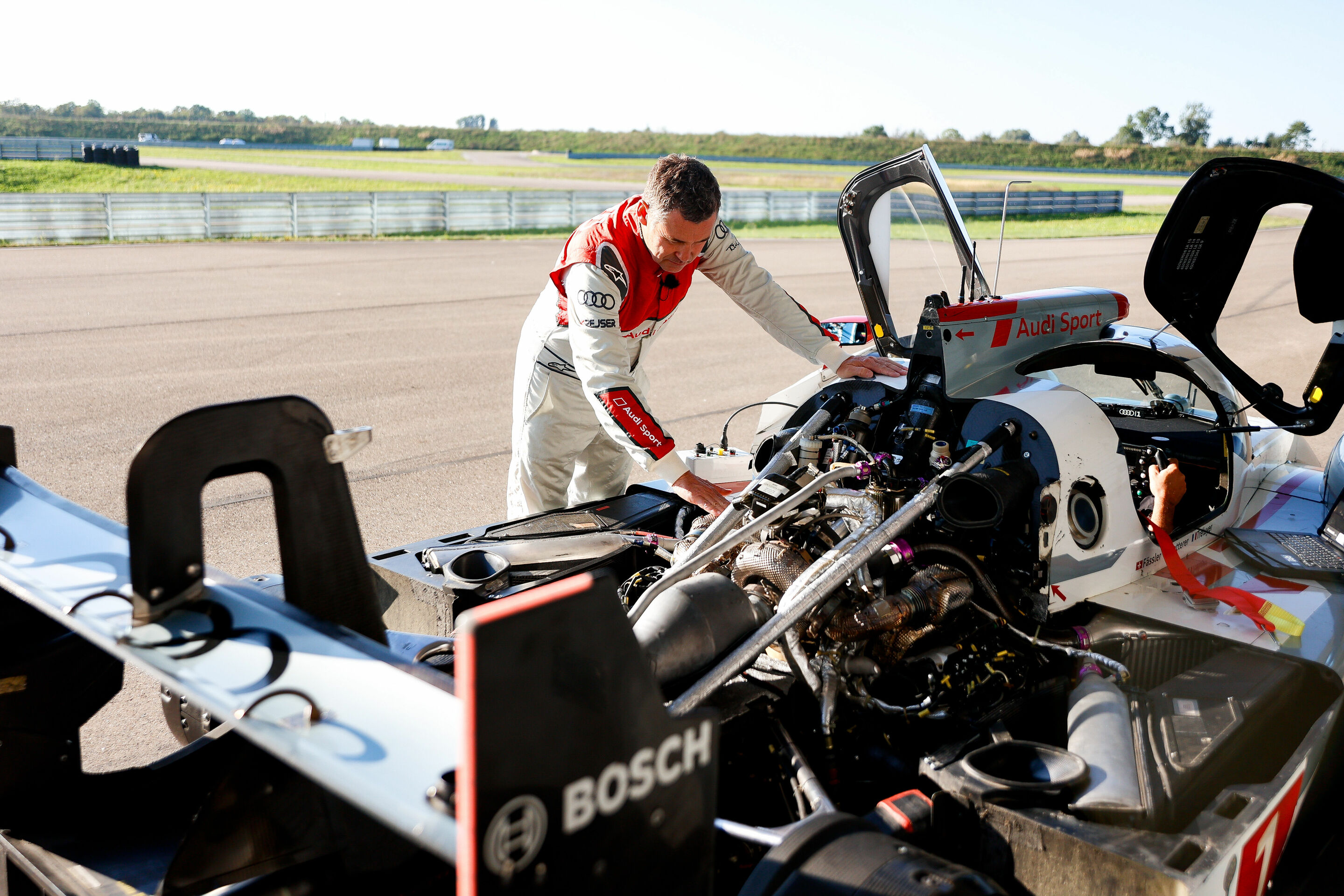e-tron on track 2023 - Tom Kristensen, Audi R18 e-tron quattro