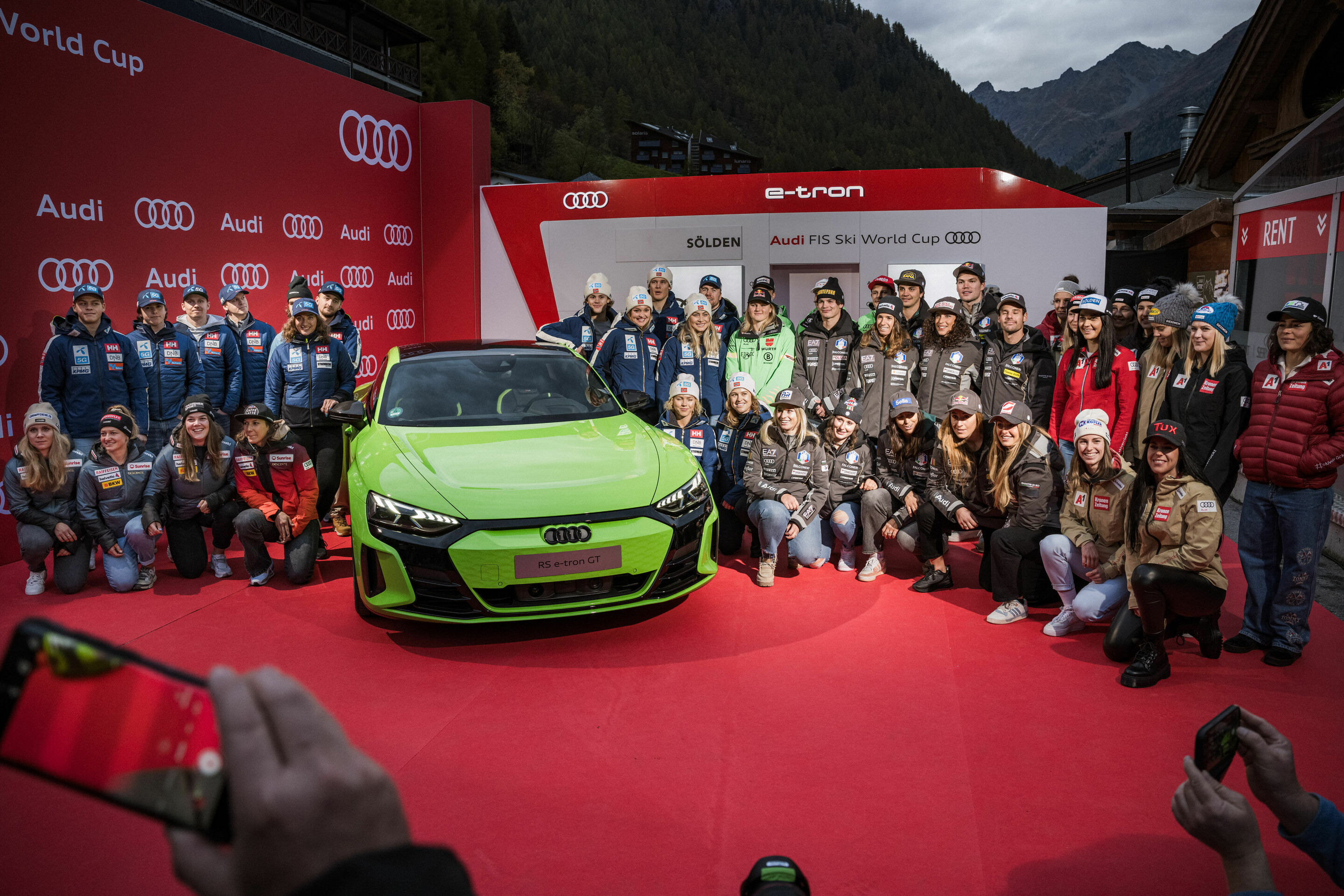 Audi FIS Ski Weltcup Sölden 2023 - Ski-Alpin-Teams Schweiz, Norwegen, Deutschland, Italien, Österreich