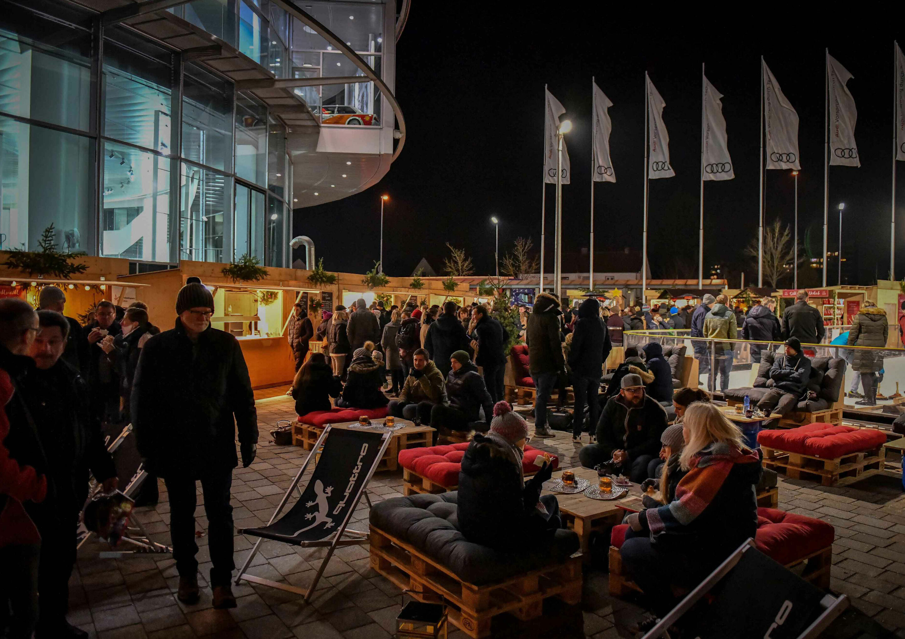 Sozialer Weihnachtsmarkt auf der Audi Piazza - Der soziale Weihnachtsmarkt auf der Audi Piazza öffnet am 29. November seine Türen.
