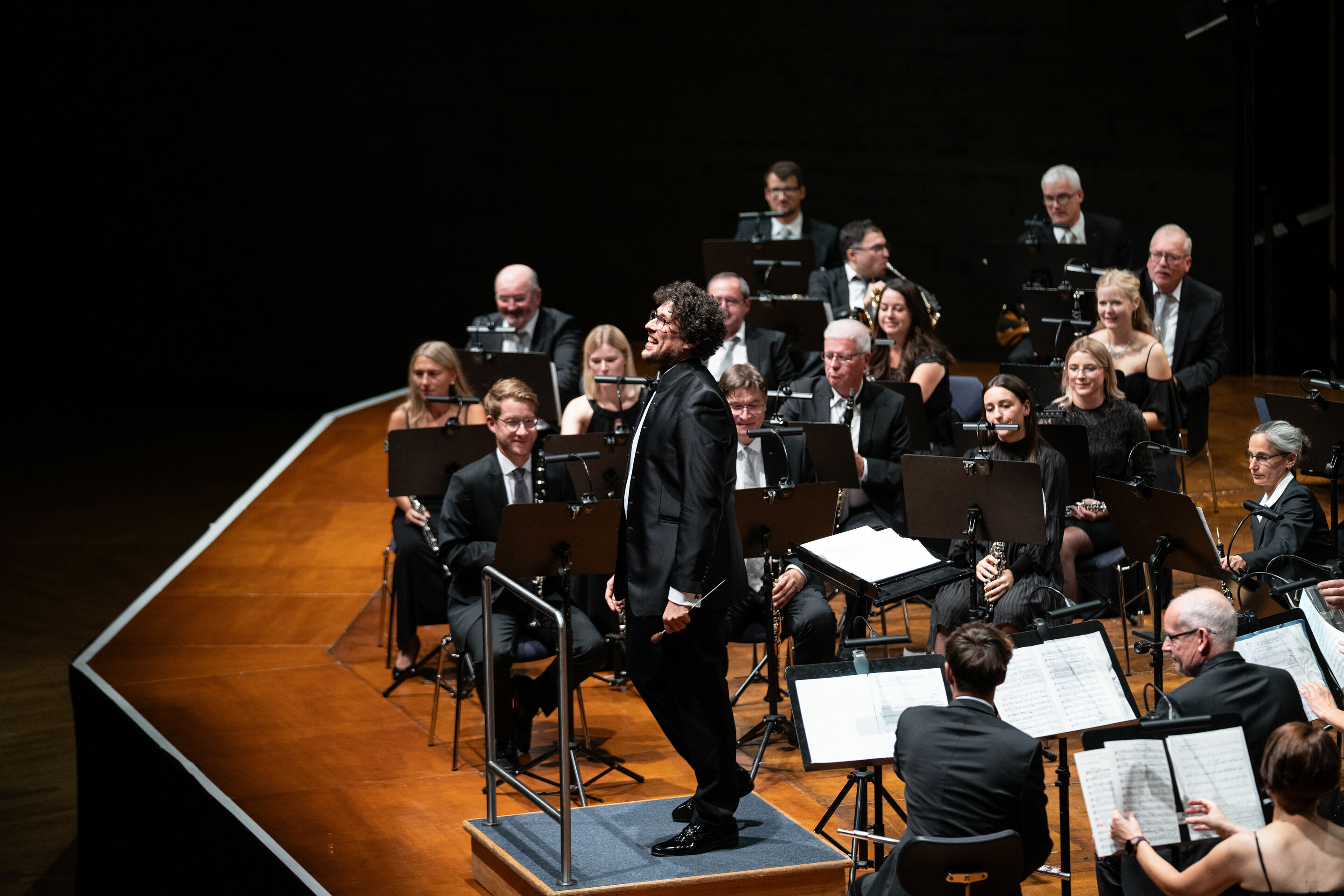 Benefizkonzert der Audi Bläserphilharmonie - Unter der Leitung des Dirigenten Pietro Sarno musizierte die Audi Bläserphilharmonie am 27. Oktober für einen wohltätigen Zweck.