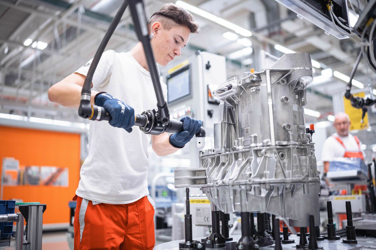 Audi startet Produktion von E-Motoren für PPE-Plattform in Győr