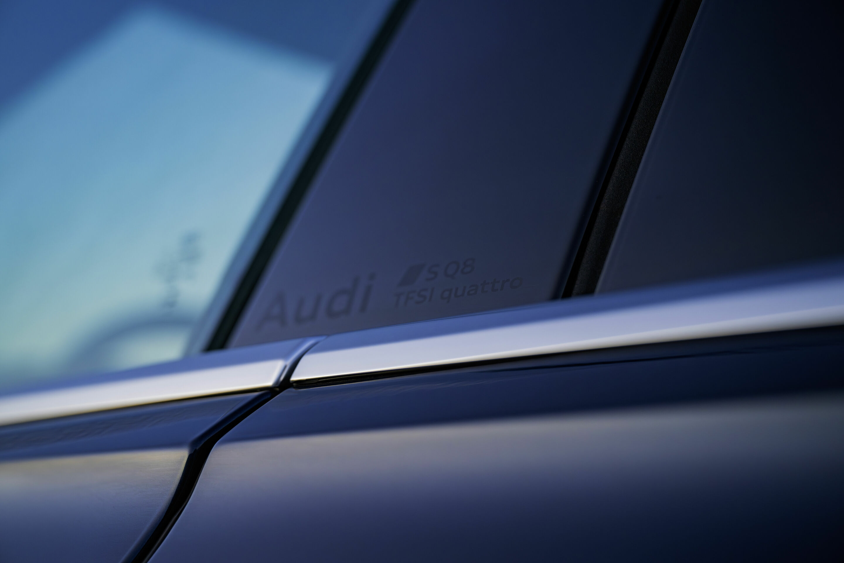 Audi SQ8 TFSI - Detail,
Colour: Waitomo blue