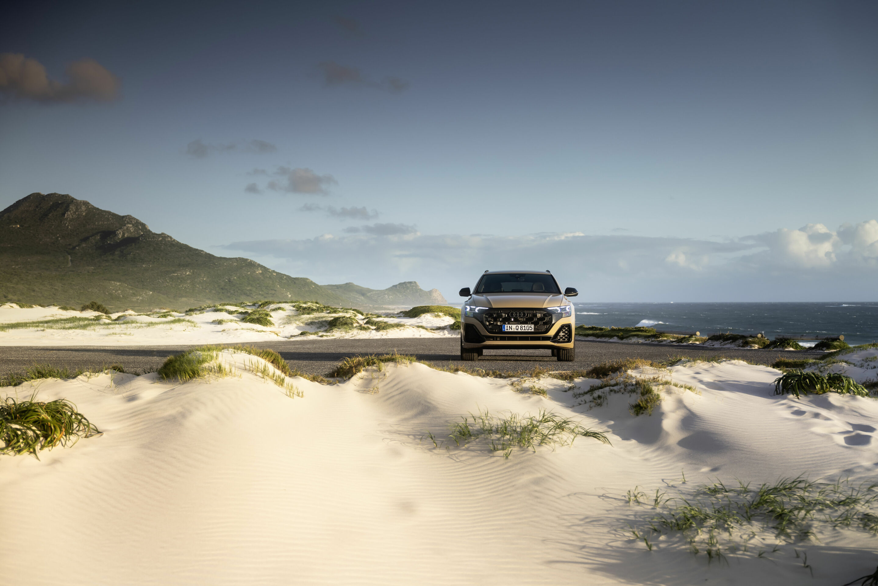 Audi Q8 - Standaufnahme,
Farbe: Sakhirgold Metallic