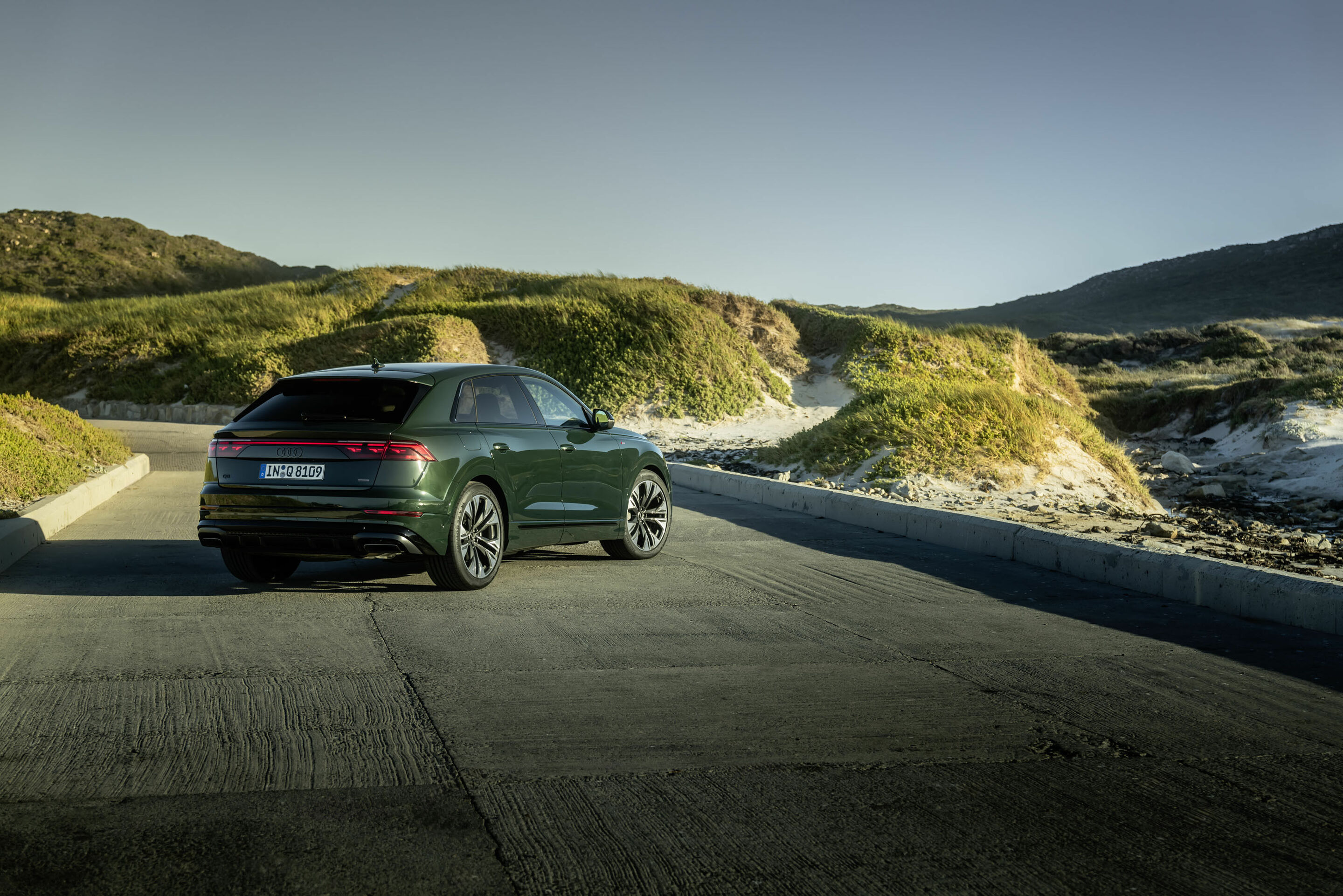 Audi Q8 - Static photo,
Audi exclusive paint finish (Goodwoodgreen pearl effect)