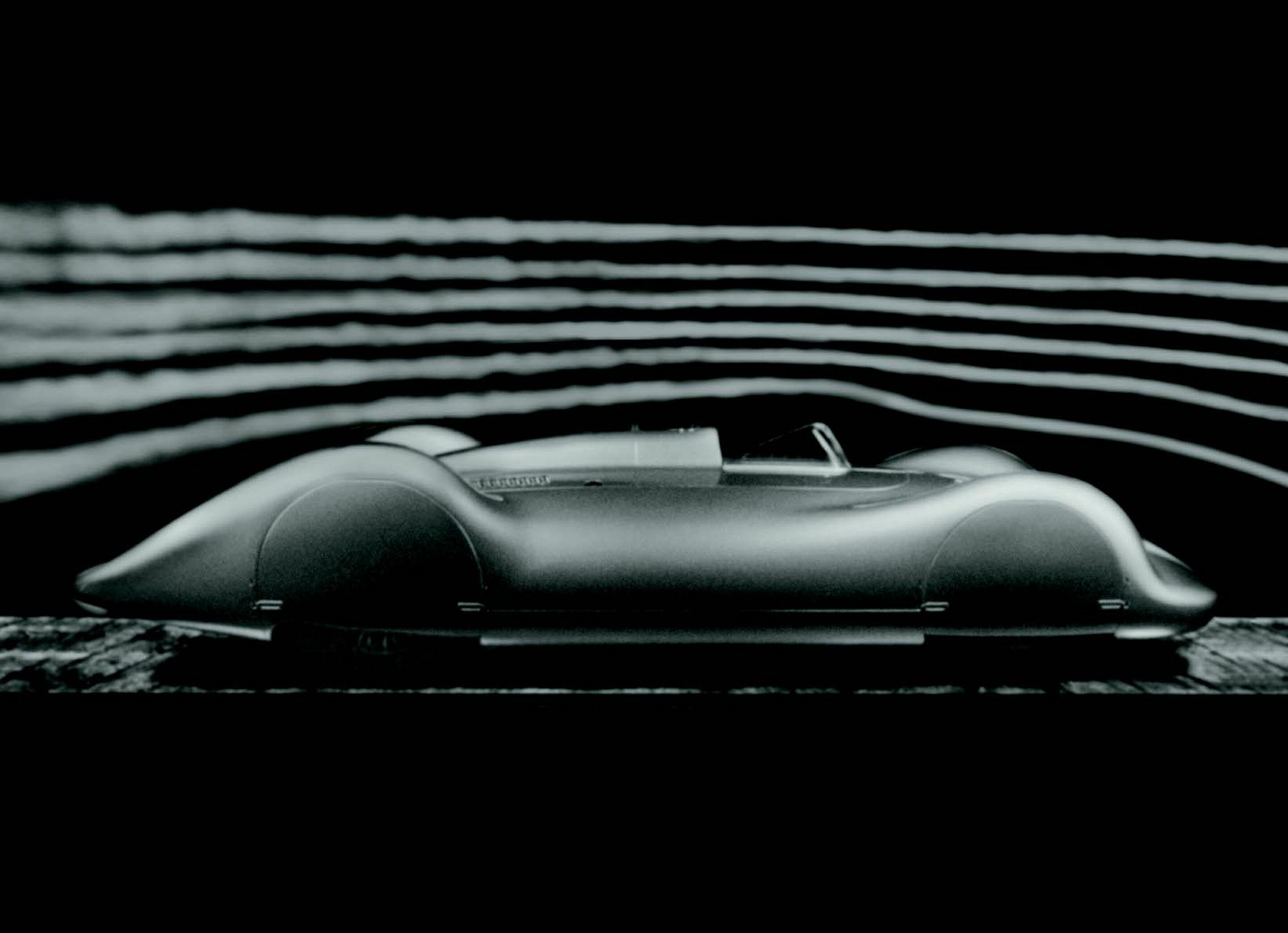 Jetzt wird’s windschnittig im Audi museum mobile - Audi Tradition nimmt alle Technikinteressierten von 18. November 2023 bis 9. Juni 2024 mit auf eine Zeitreise durch die Geschichte der Aerodynamik und zeigt in der Ausstellung „Windschnittig“ im Audi...