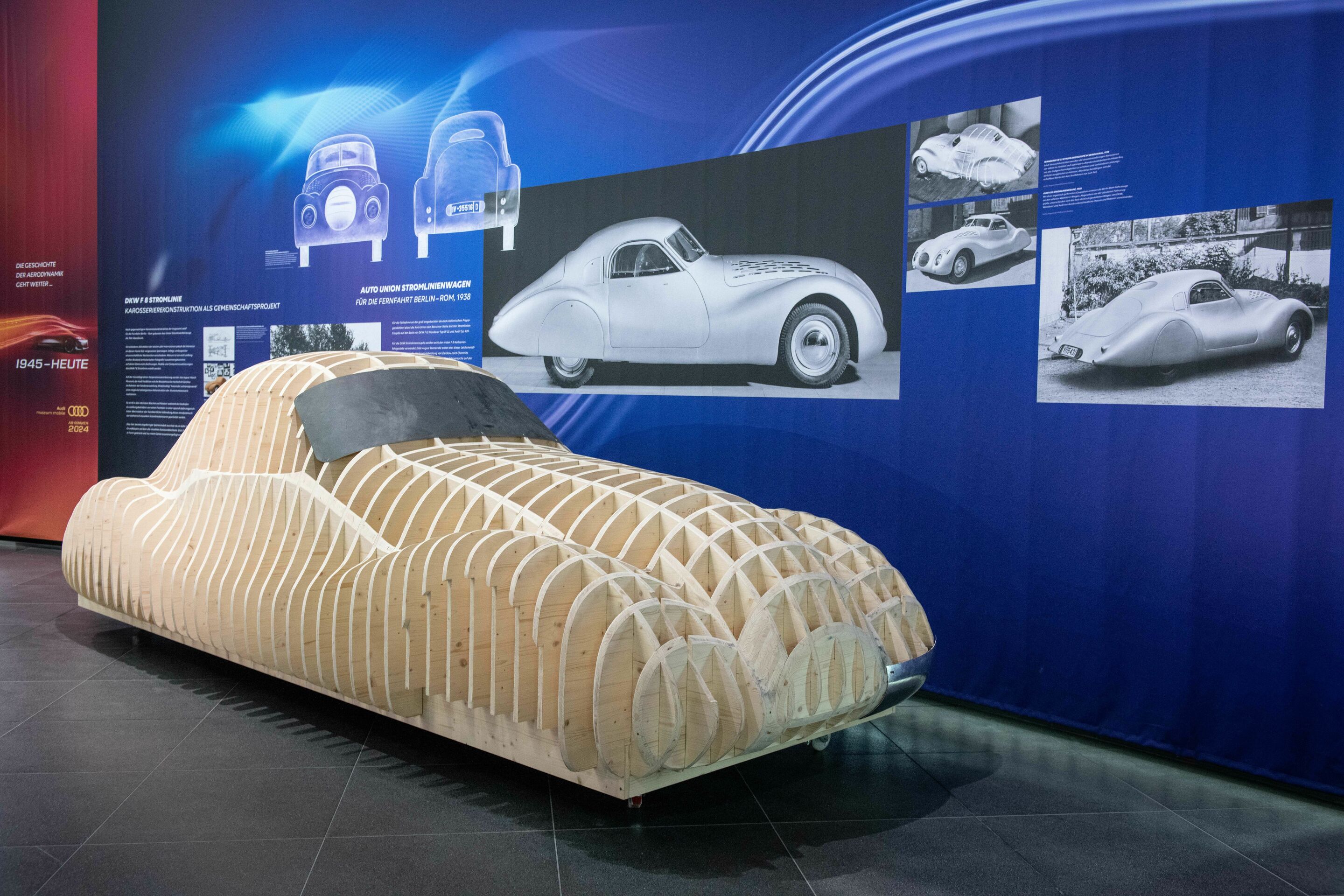 Jetzt wird’s windschnittig im Audi museum mobile - Audi Tradition nimmt alle Technikinteressierten von 18. November 2023 bis 9. Juni 2024 mit auf eine Zeitreise durch die Geschichte der Aerodynamik und zeigt in der Ausstellung „Windschnittig“ im Audi...