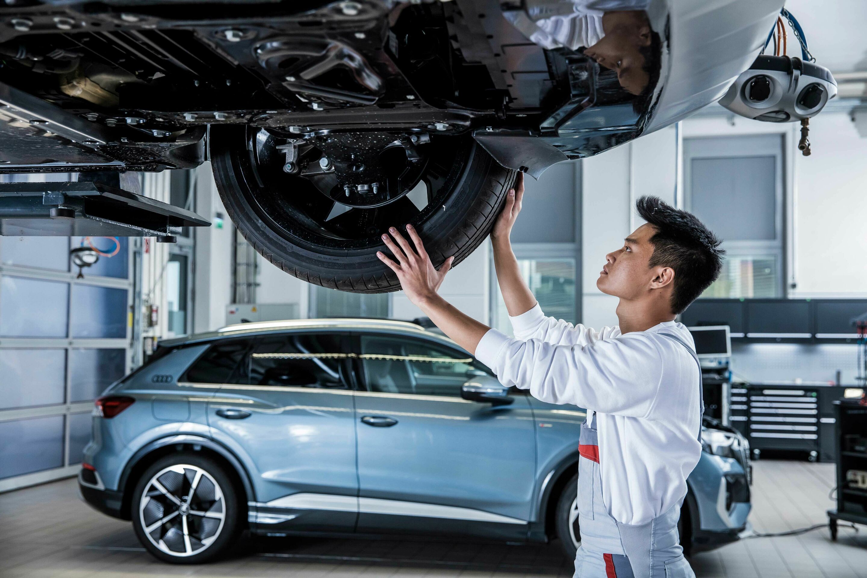 „Faszination Produktion“ für Schulklassen in Ingolstadt - Schulklassen erhalten bei der Führung „Faszination Produktion“ spannende Einblicke in die Produktion und in die Berufsfelder bei Audi.