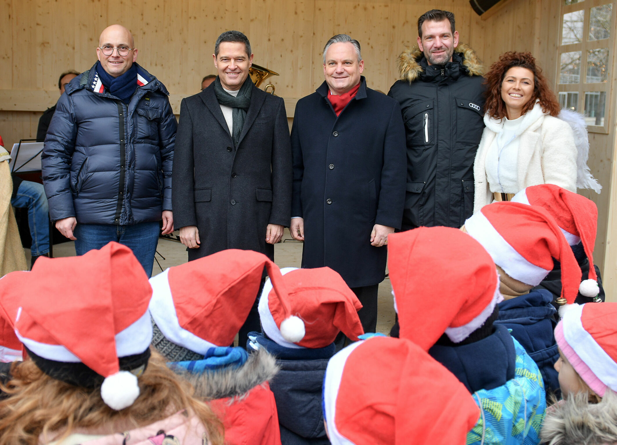 Audi Betriebsrat eröffnet den Sozialen Weihnachtsmarkt 2023 - Jörg Schlagbauer (Betriebsratsvorsitzender Audi Ingolstadt), Xavier Ros (Personalvorstand und Arbeitsdirektor AUDI AG), Dr. Christian Scharpf (Oberbürgermeister Ingolstadt), Thomas Wendl (Leiter...