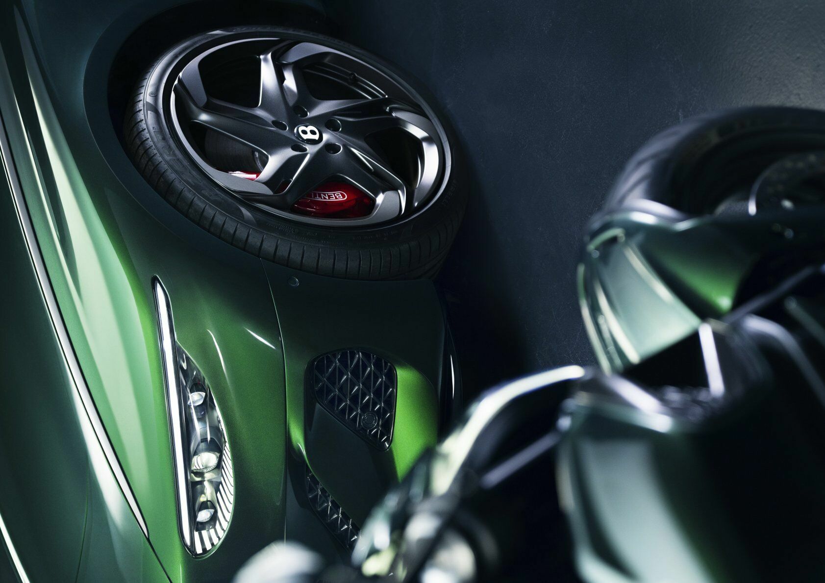 Ducati Diavel for Bentley - Exclusivity, performance and craftsmanship in a true two-wheeled work of art