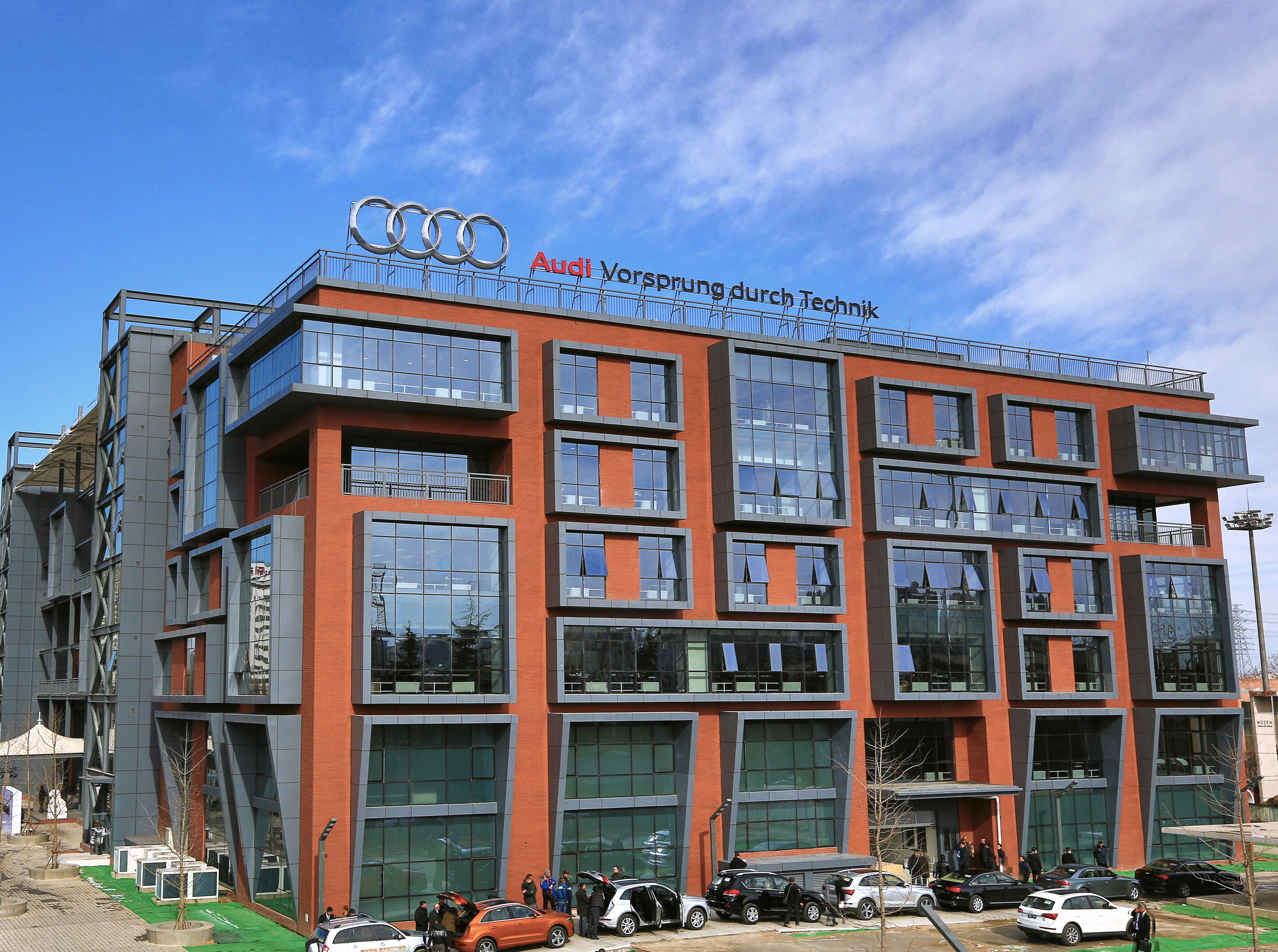 Audi Research & Development-Center Peking, China - Audi hat ein Forschungs- und Entwicklungszentrum in Peking eröffnet und damit seine Innovationskraft in Asien verstärkt. In enger Zusammenarbeit mit dem Partner FAW-Volkswagen in China werden sich die...