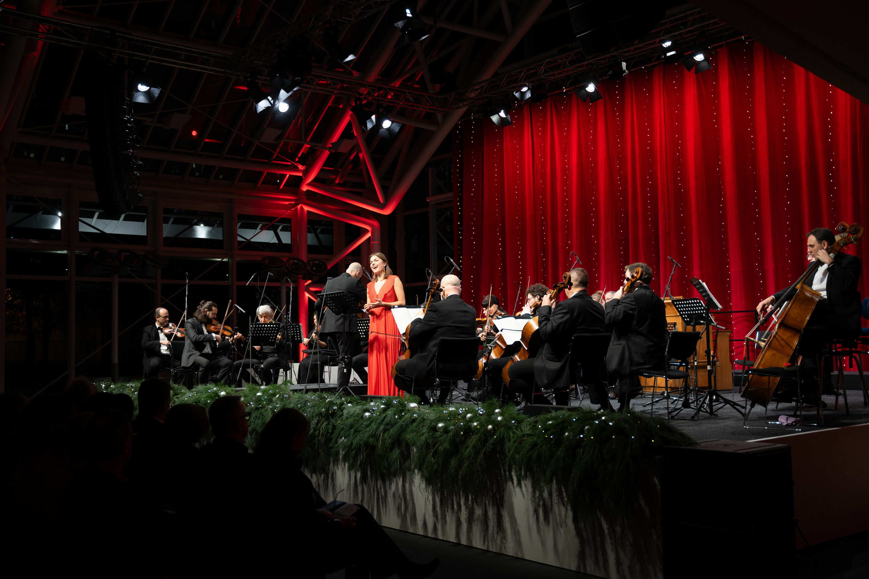 Audi Weihnachtskonzert am 15.12.2023 - Theresa Pilsl, Georgisches Kammerorchester Ingolstadt