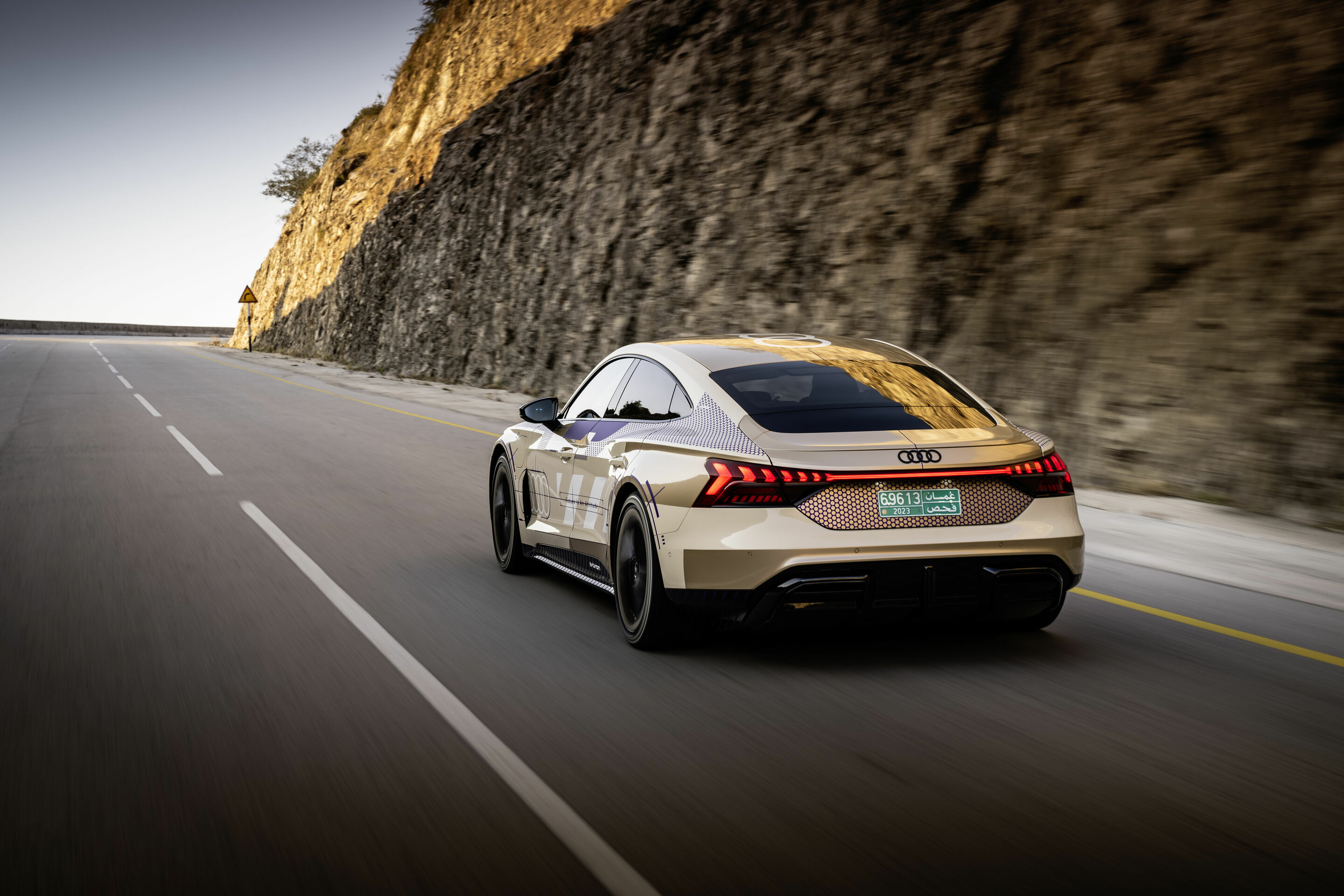 Audi e-tron GT prototype - Dynamic photo