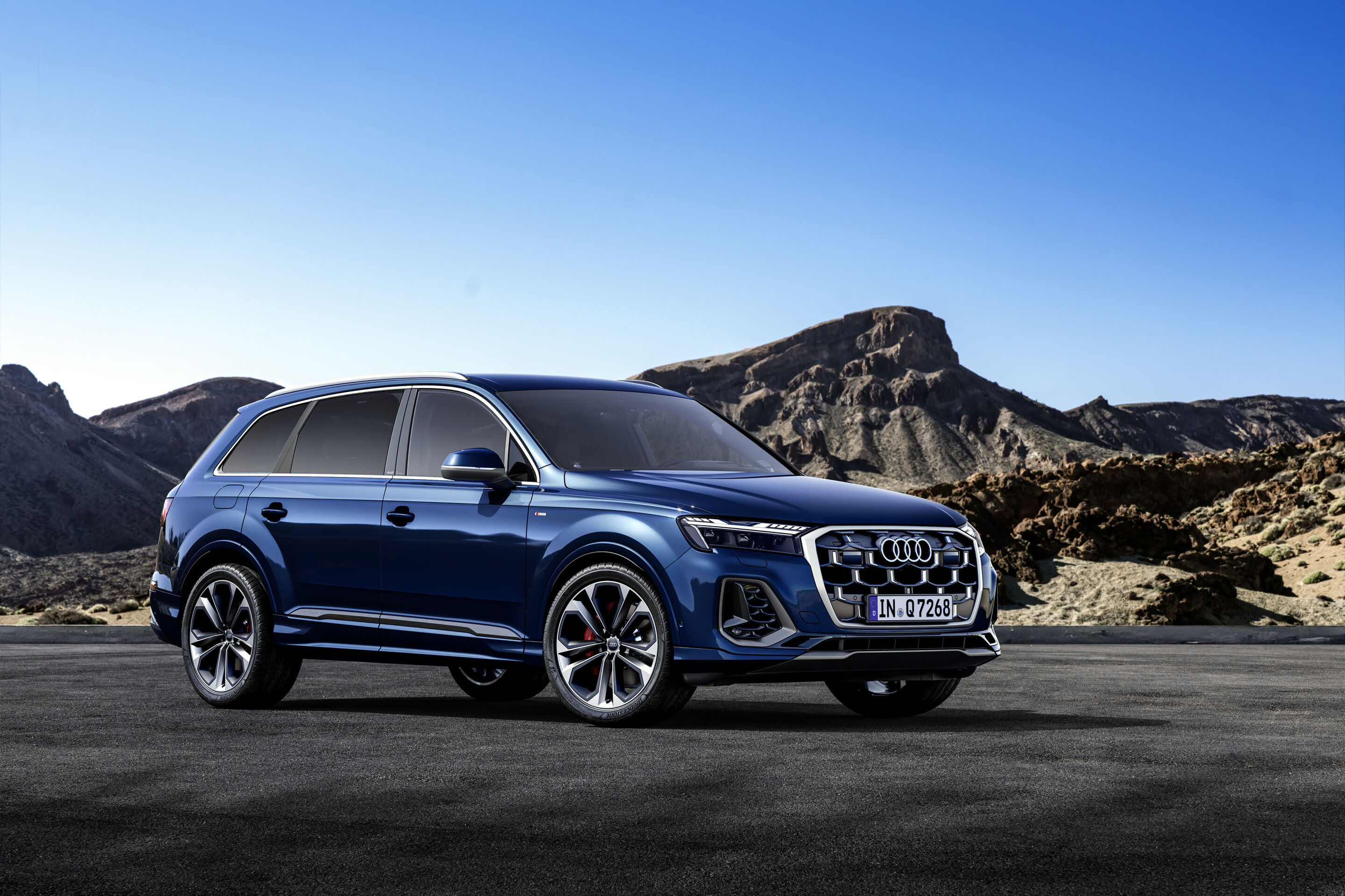 Audi Q7 (until 2026) - Static photo,
Colour: Ascari blue metallic
