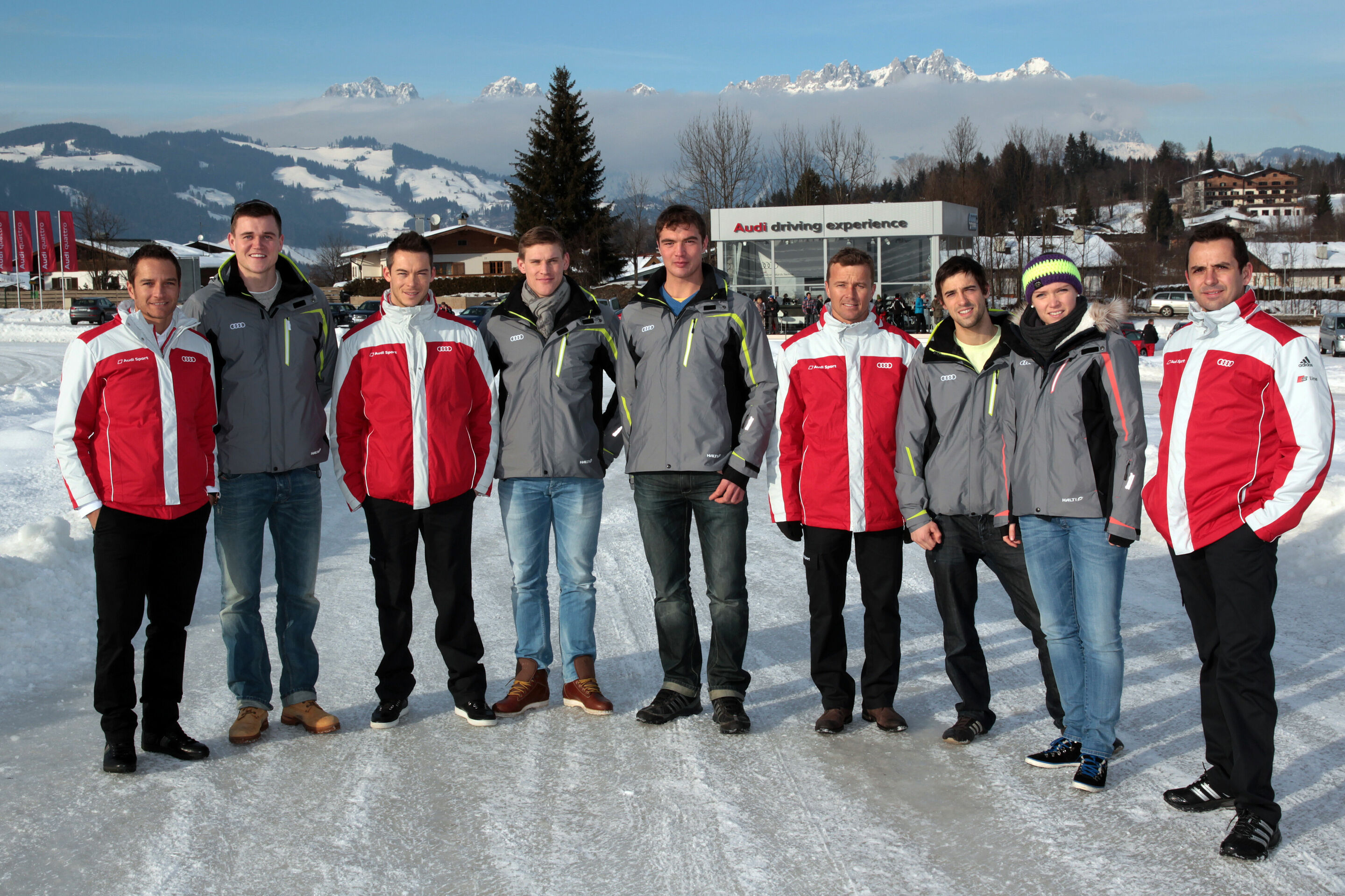 Von links: Timo Scheider, Andreas Kufner, André Lotterer, Karl Schulze, Tim Grohmann, Marcel Fässler, Hannes Aigner, Helena Fromm und Benoît Tréluyer
