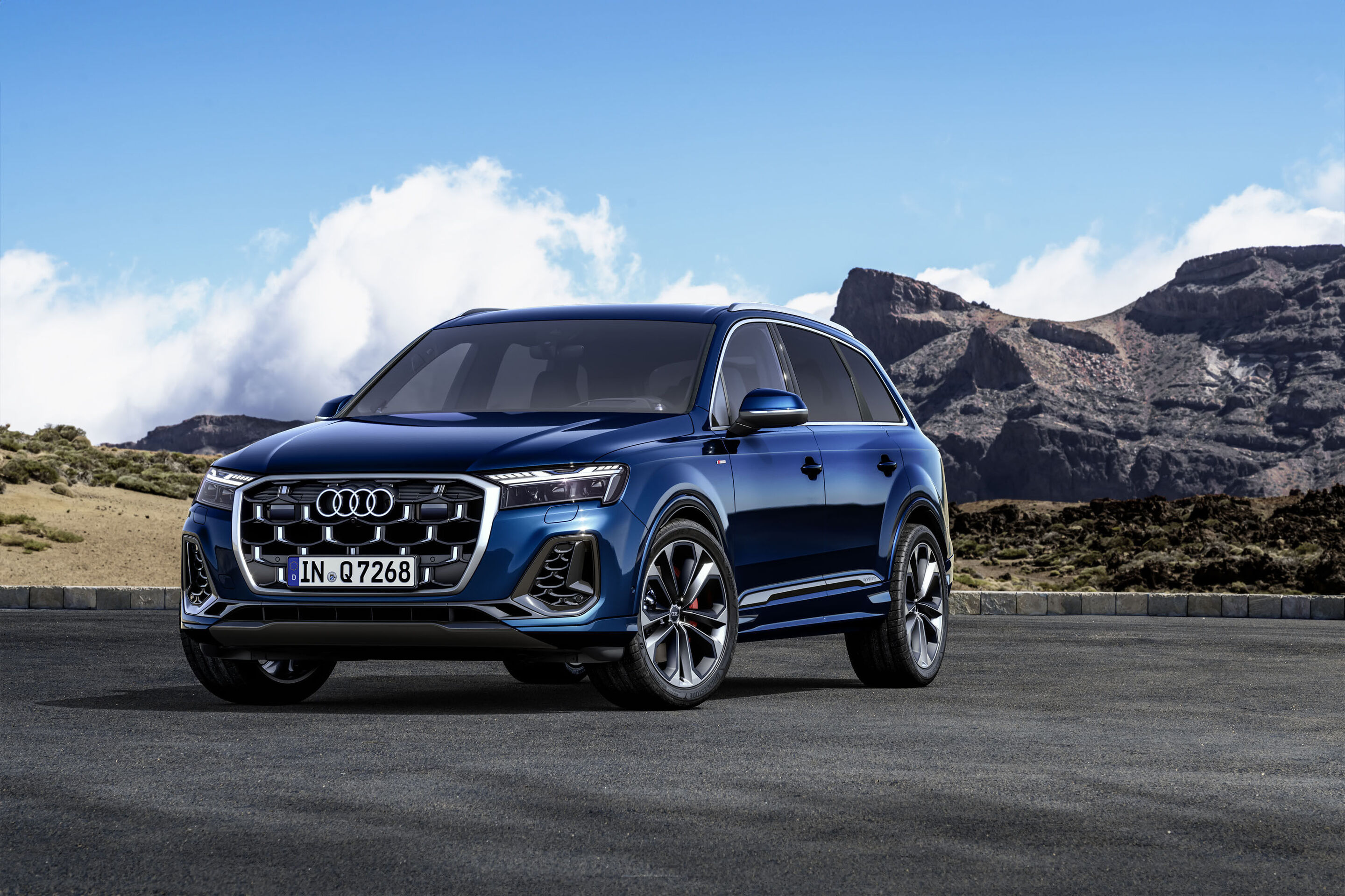 Audi Q7 (until 2026) - Static photo,
Colour: Ascari blue metallic