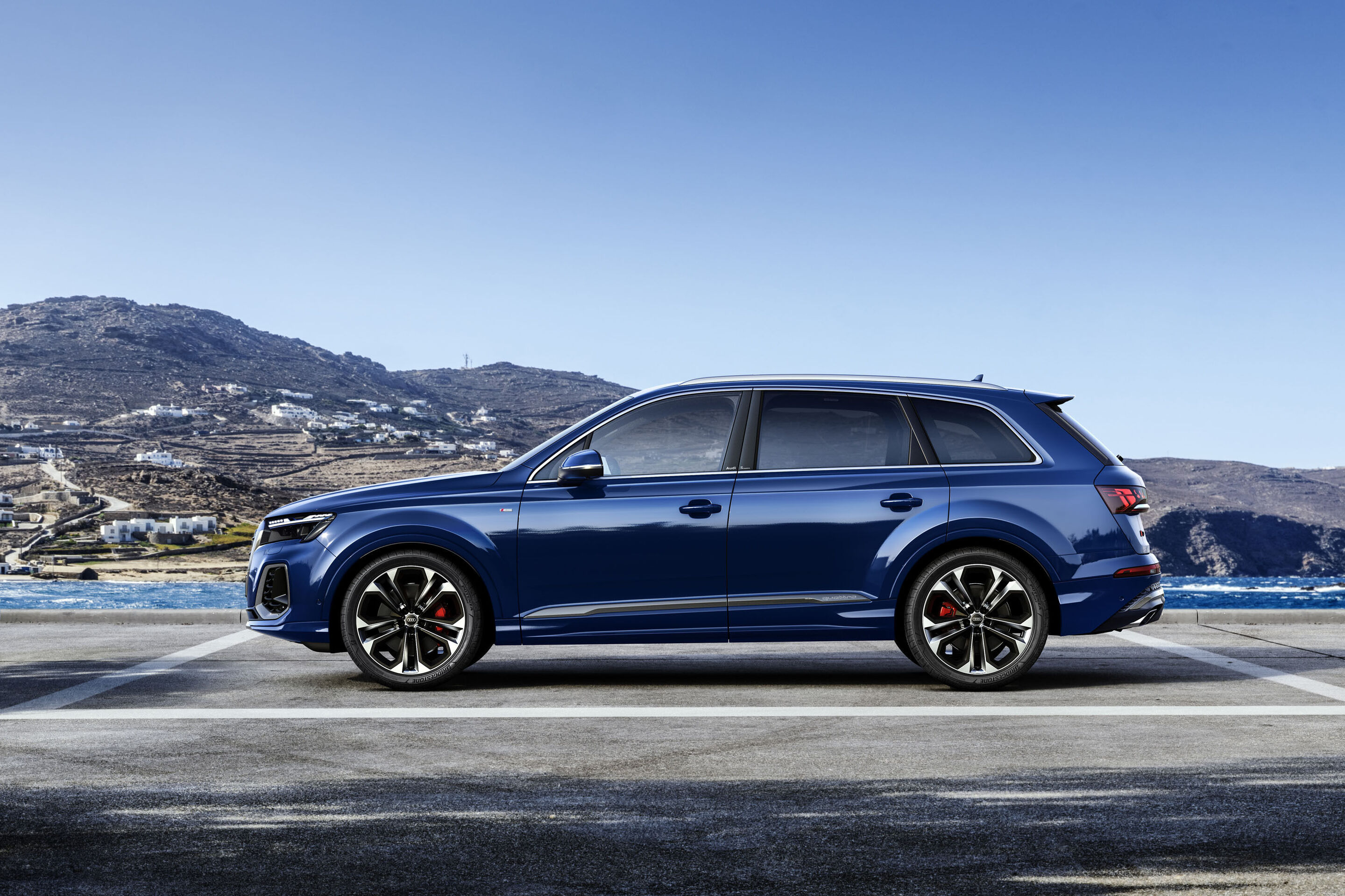 Audi Q7 (until 2026) - Static photo,
Colour: Ascari blue metallic