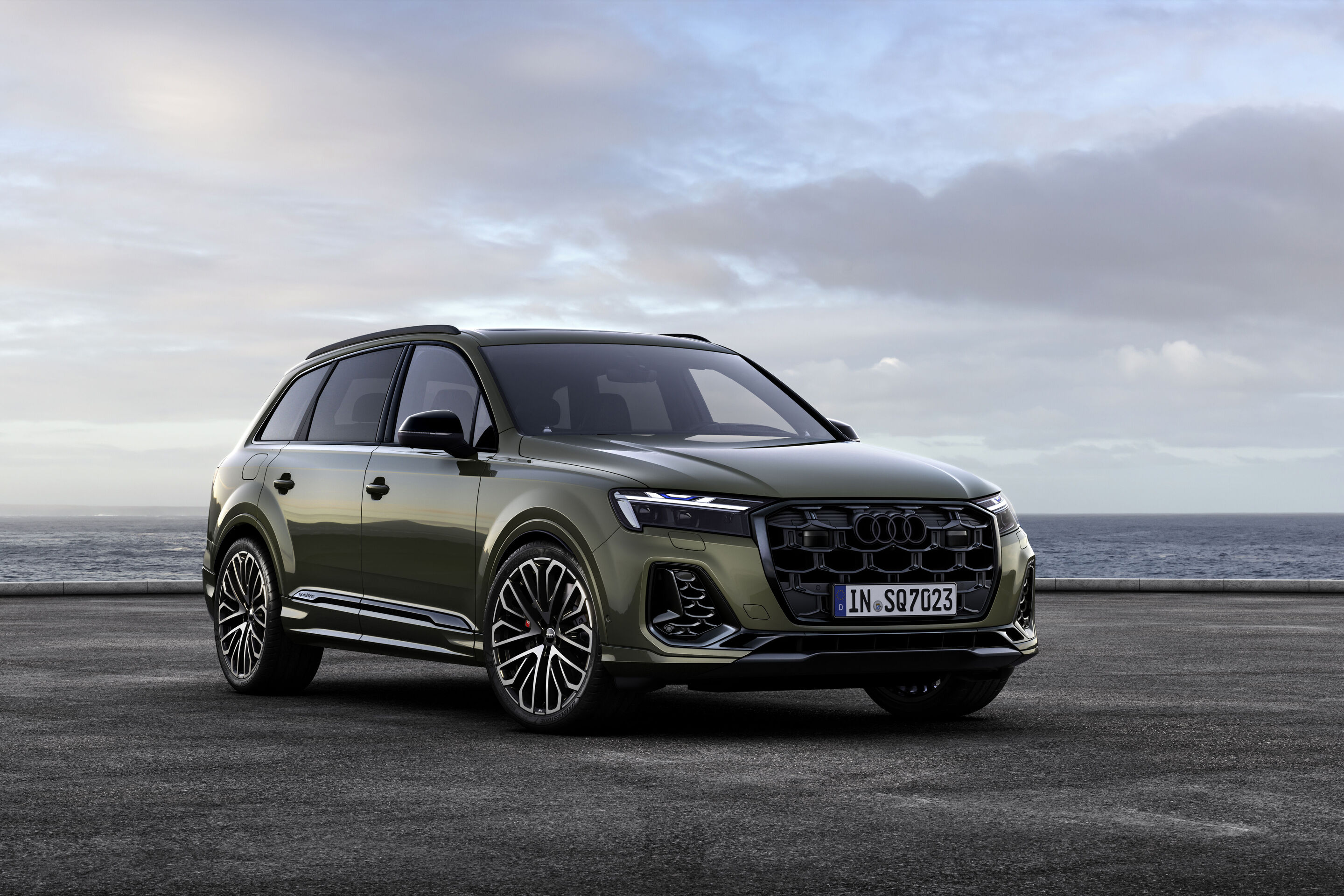 Audi SQ7 TFSI (until 2026) - Static photo, 
Colour: Oak green pearl effect