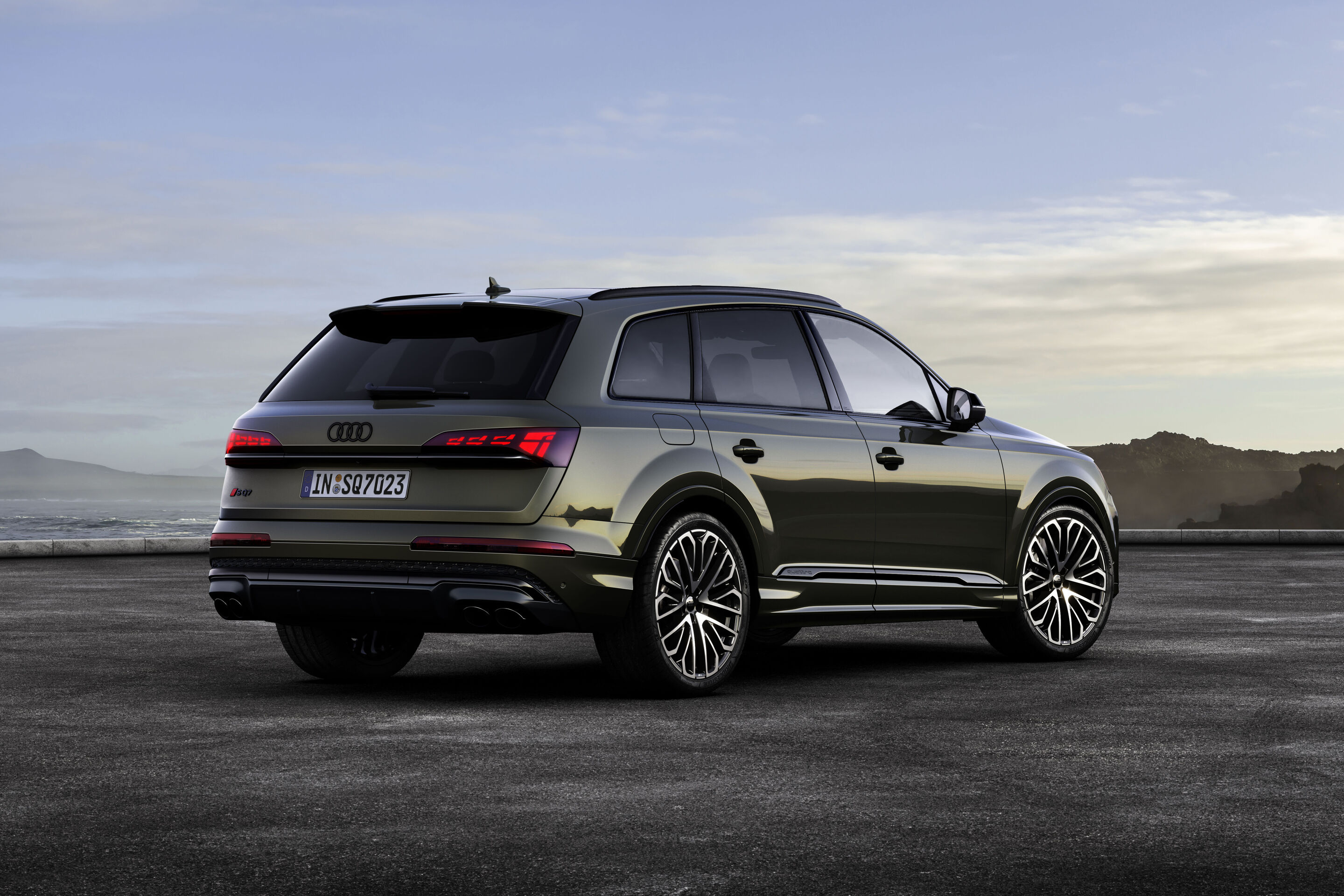Audi SQ7 TFSI (until 2026) - Static photo,
Colour: Oak green pearl effect