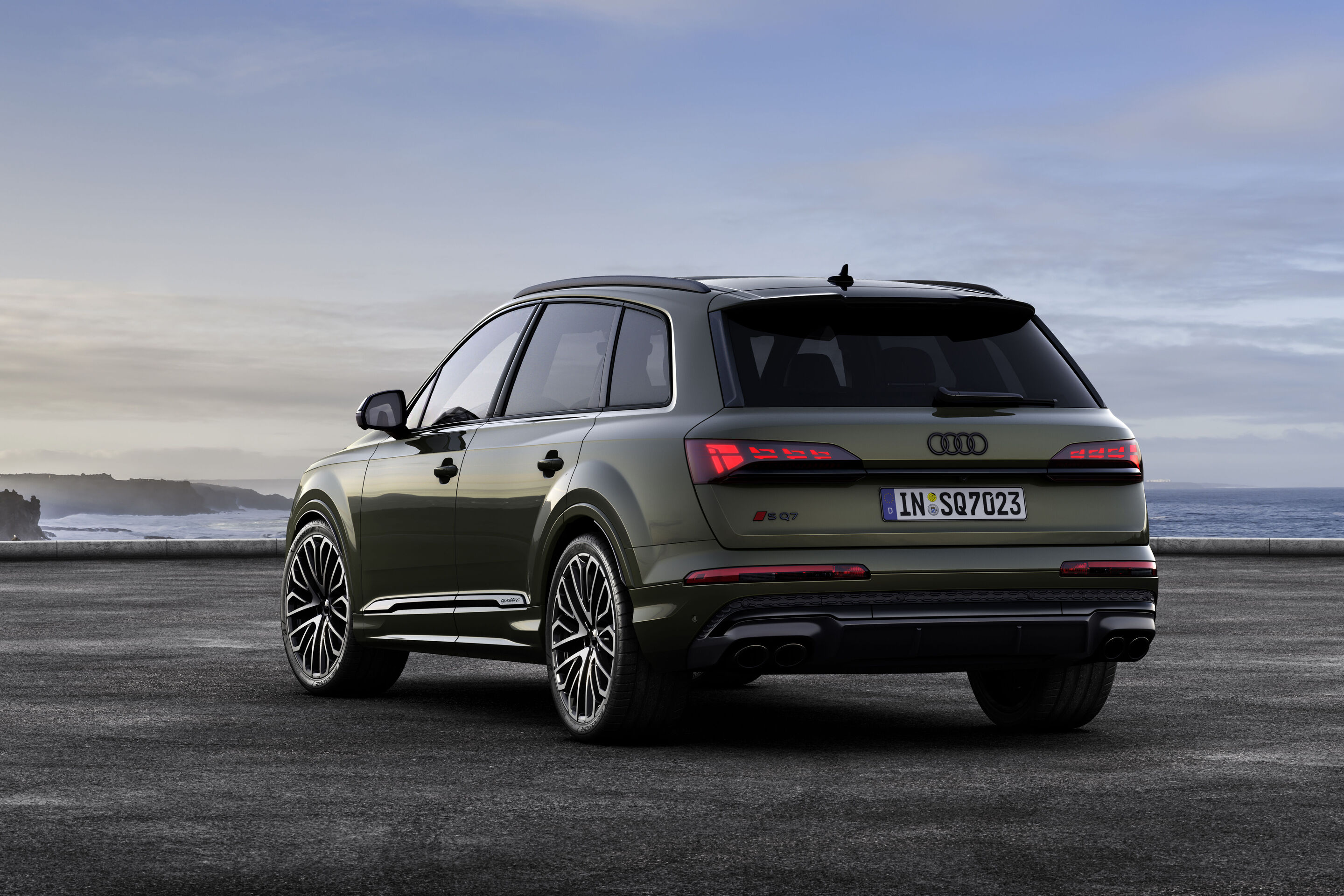 Audi SQ7 TFSI (until 2026) - Static photo,
Colour: Oak green pearl effect