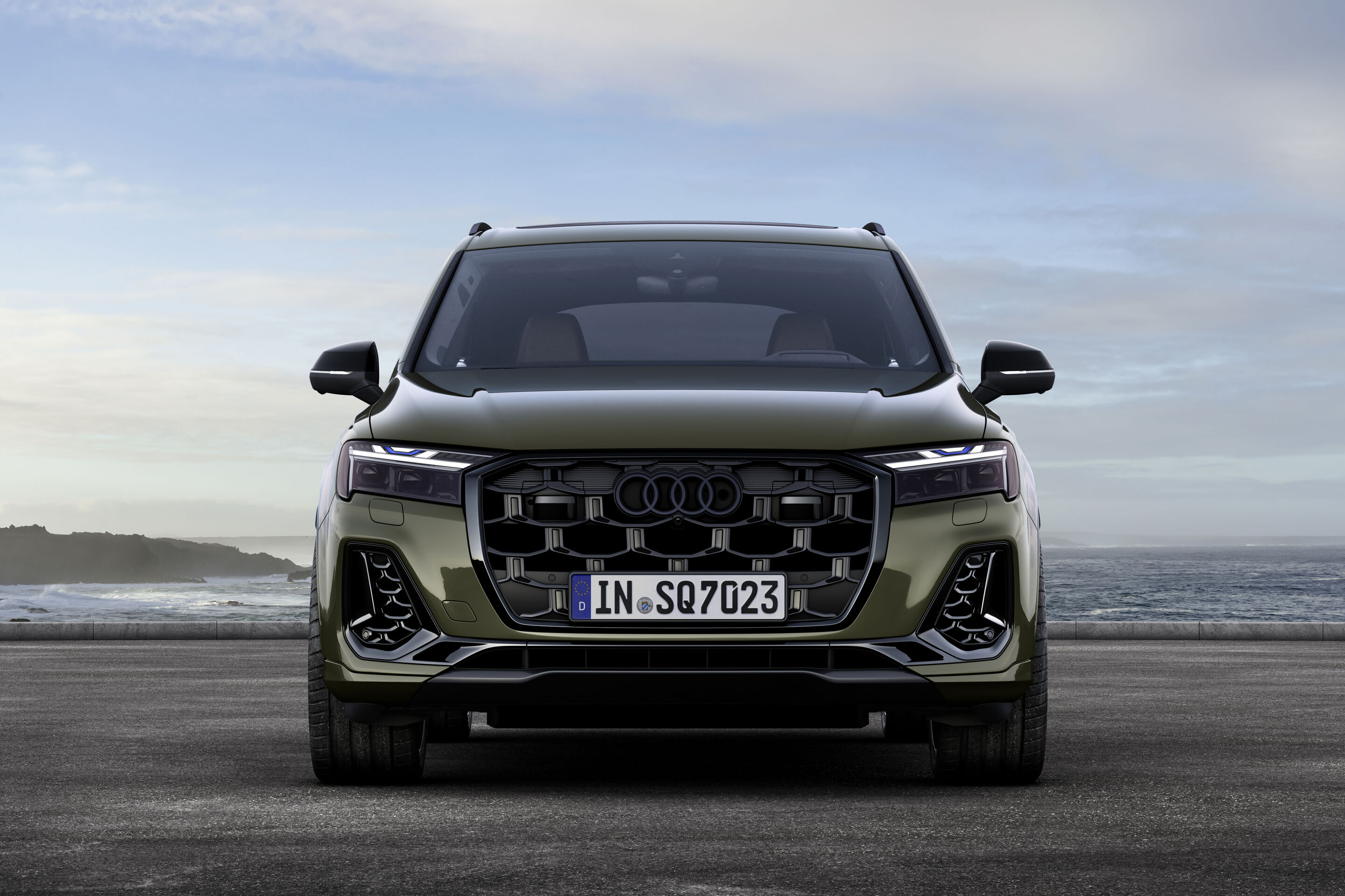Audi SQ7 TFSI (until 2026) - Static photo,
Colour: Oak green pearl effect