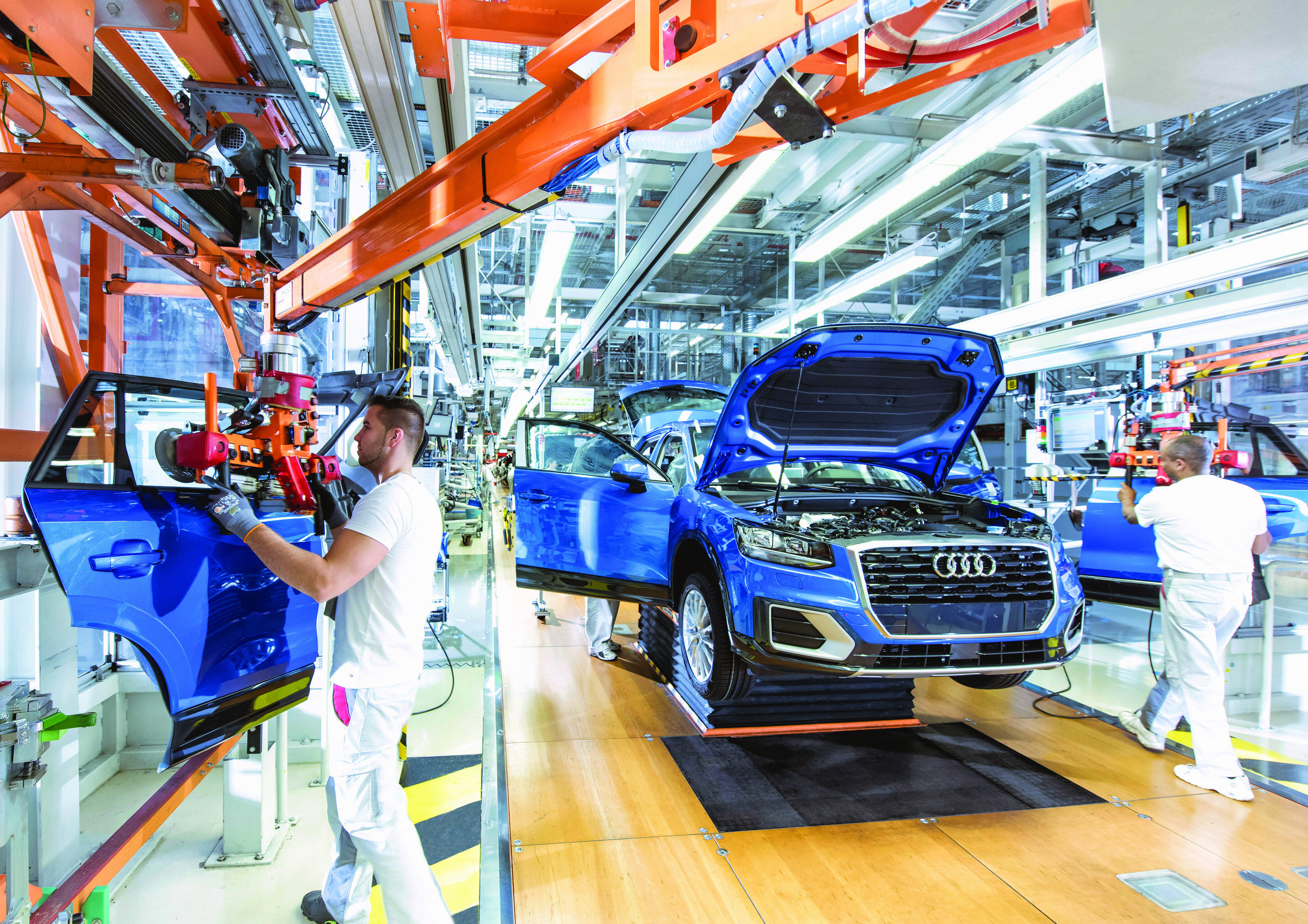 Live dabei bei der „Hochzeit“: Faszination Produktion intensiv - Eine Audi-Karosserie wird von mehr als 1.000 Robotern zusammengefügt.